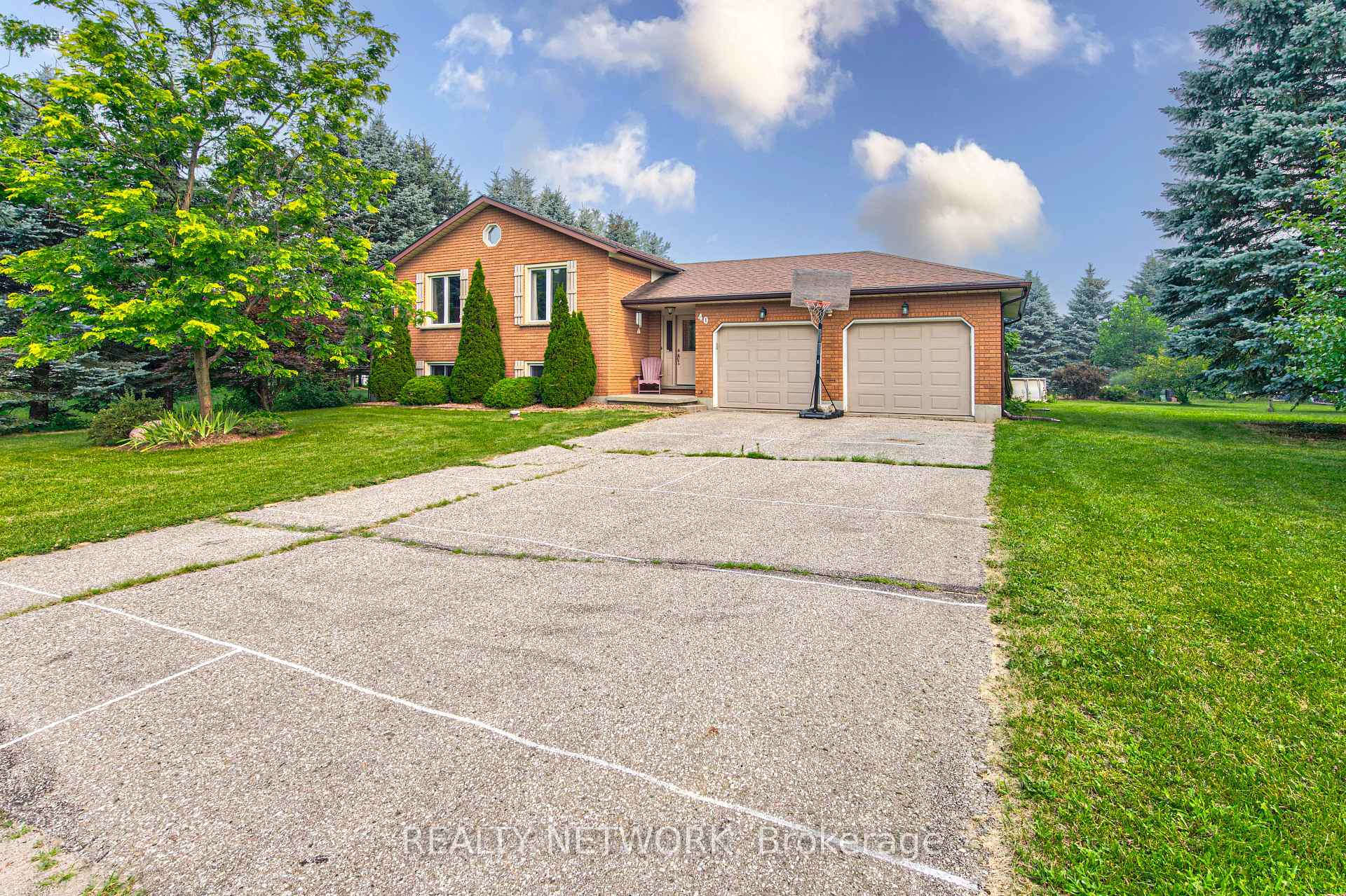 Photo 1 of 40 Peter Street, Brant, Brantford Twp — HOMEH