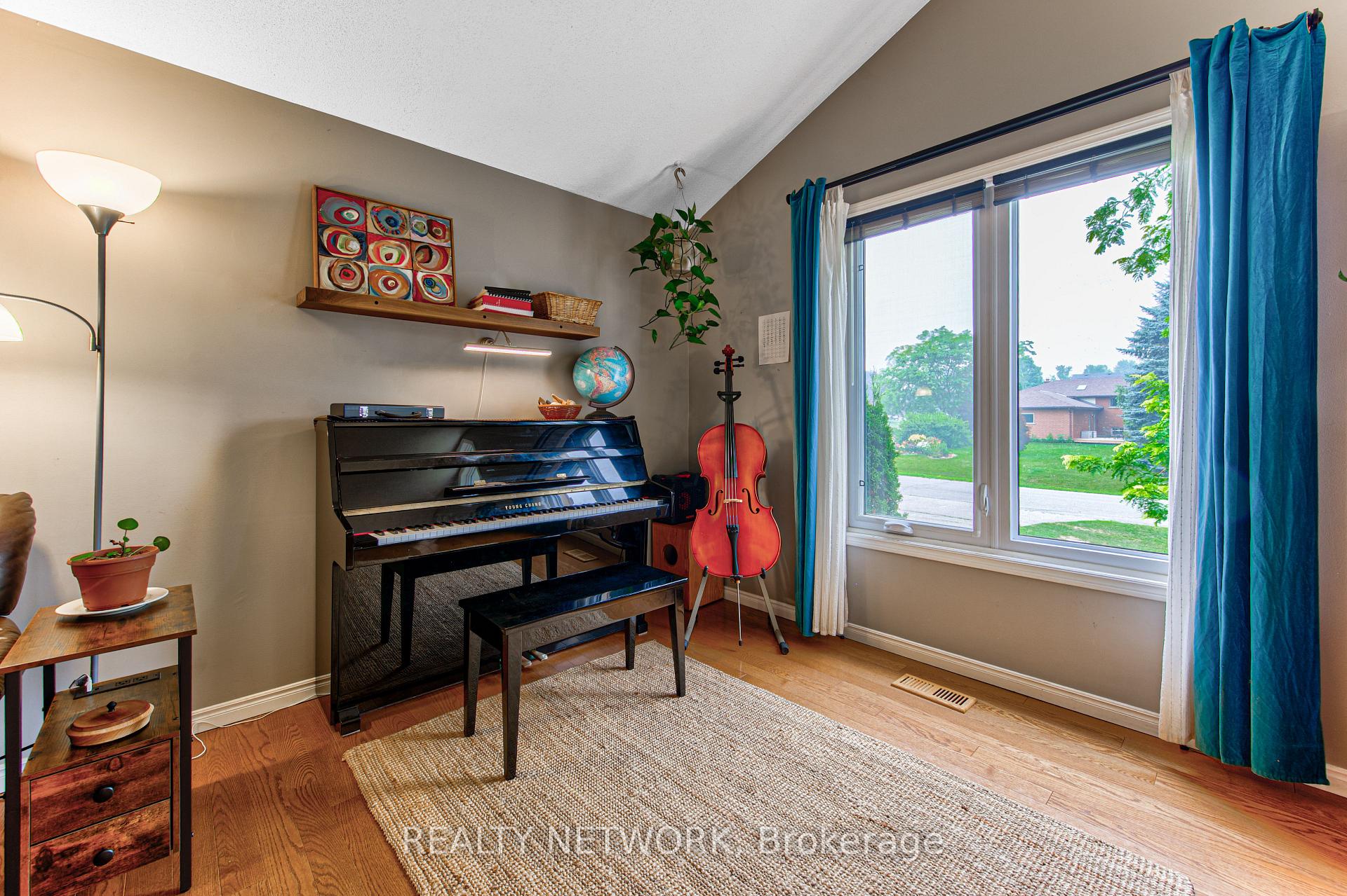 Photo 9 of 40 Peter Street, Brant, Brantford Twp — HOMEH