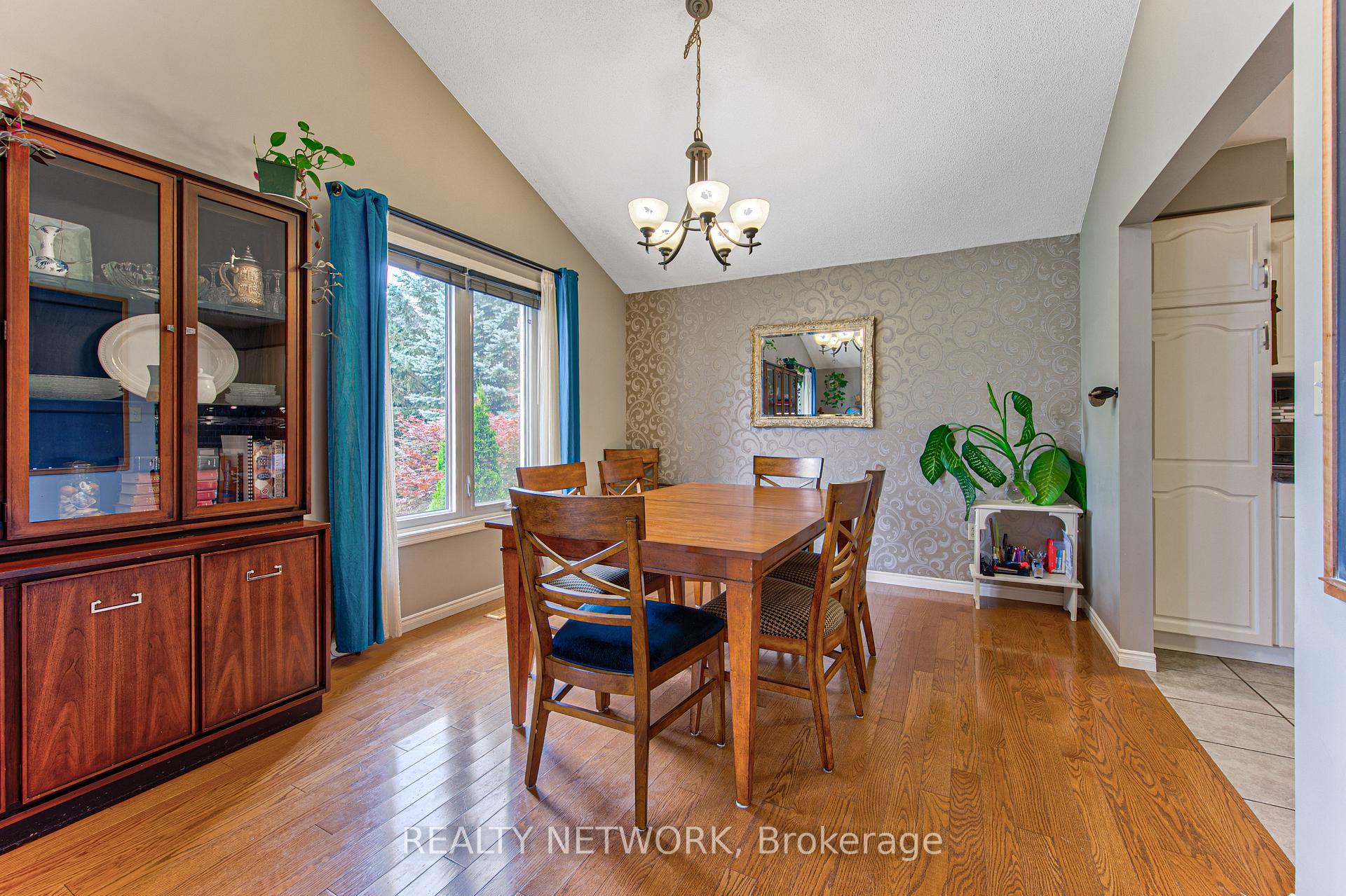 Photo 11 of 40 Peter Street, Brant, Brantford Twp — HOMEH
