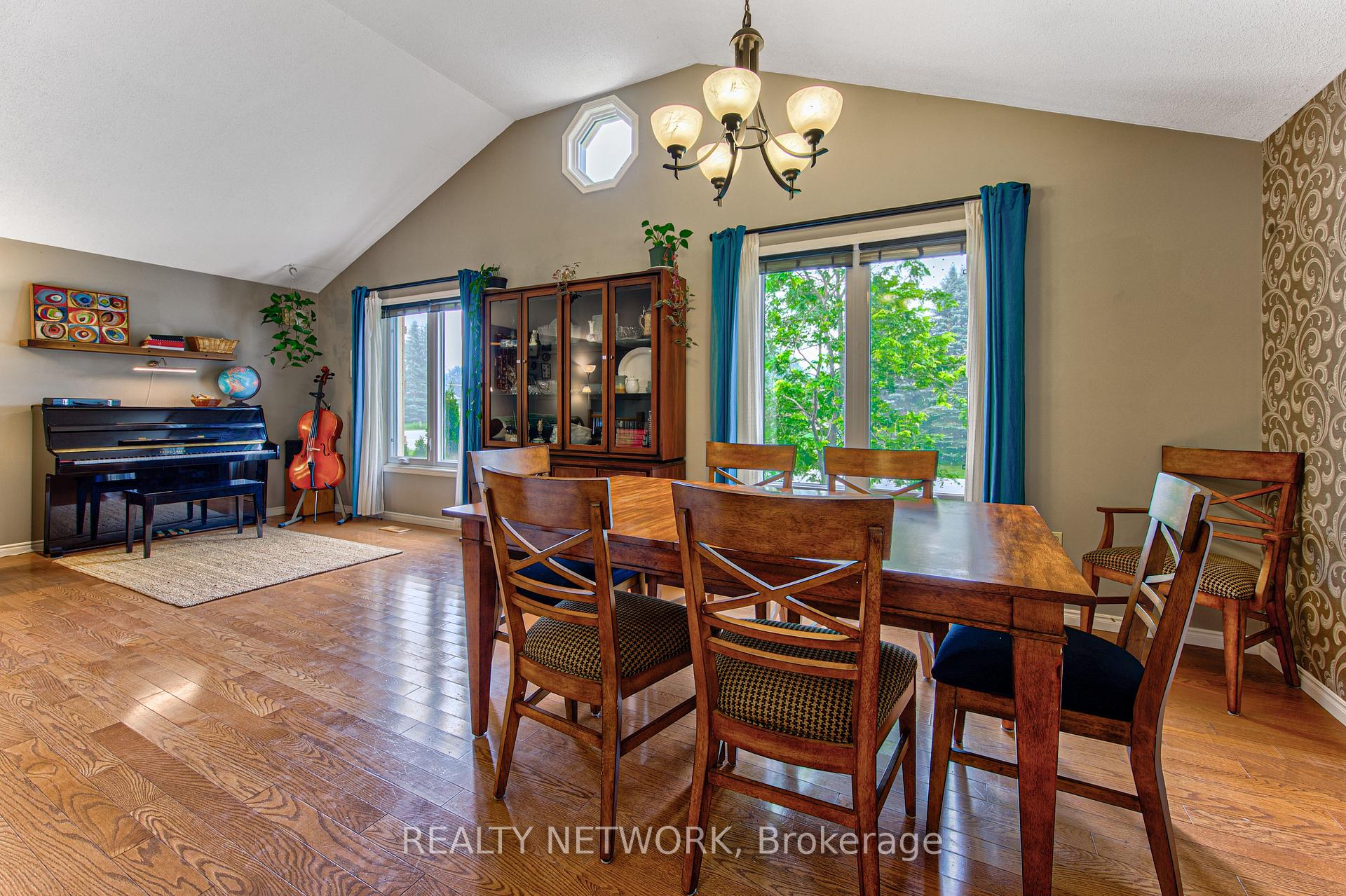 Photo 12 of 40 Peter Street, Brant, Brantford Twp — HOMEH