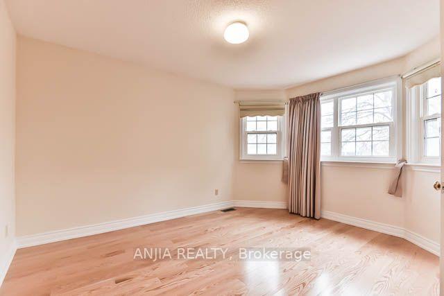 Photo 14 of 11 Berkeley Court, Markham, Unionville — HOMEH