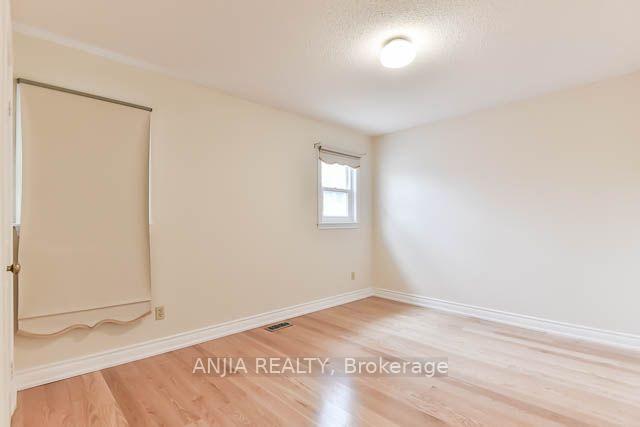 Photo 15 of 11 Berkeley Court, Markham, Unionville — HOMEH