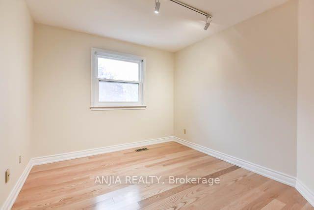 Photo 16 of 11 Berkeley Court, Markham, Unionville — HOMEH