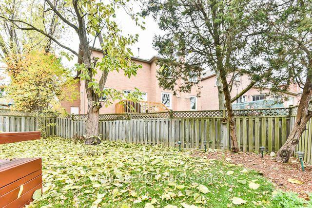 Photo 19 of 11 Berkeley Court, Markham, Unionville — HOMEH