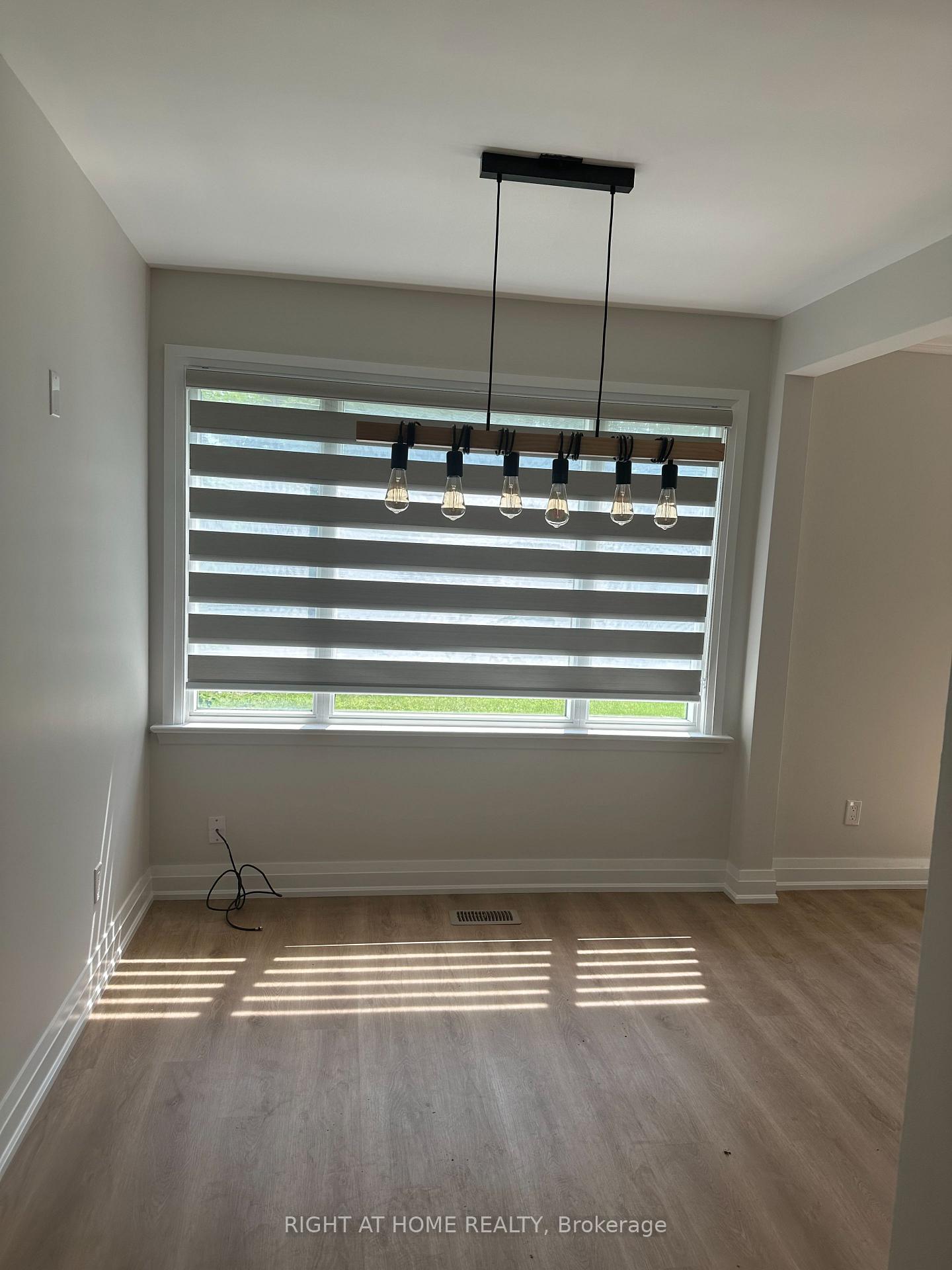 Photo 6 of 1789 Christopher Road, Mississauga, Clarkson — HOMEH