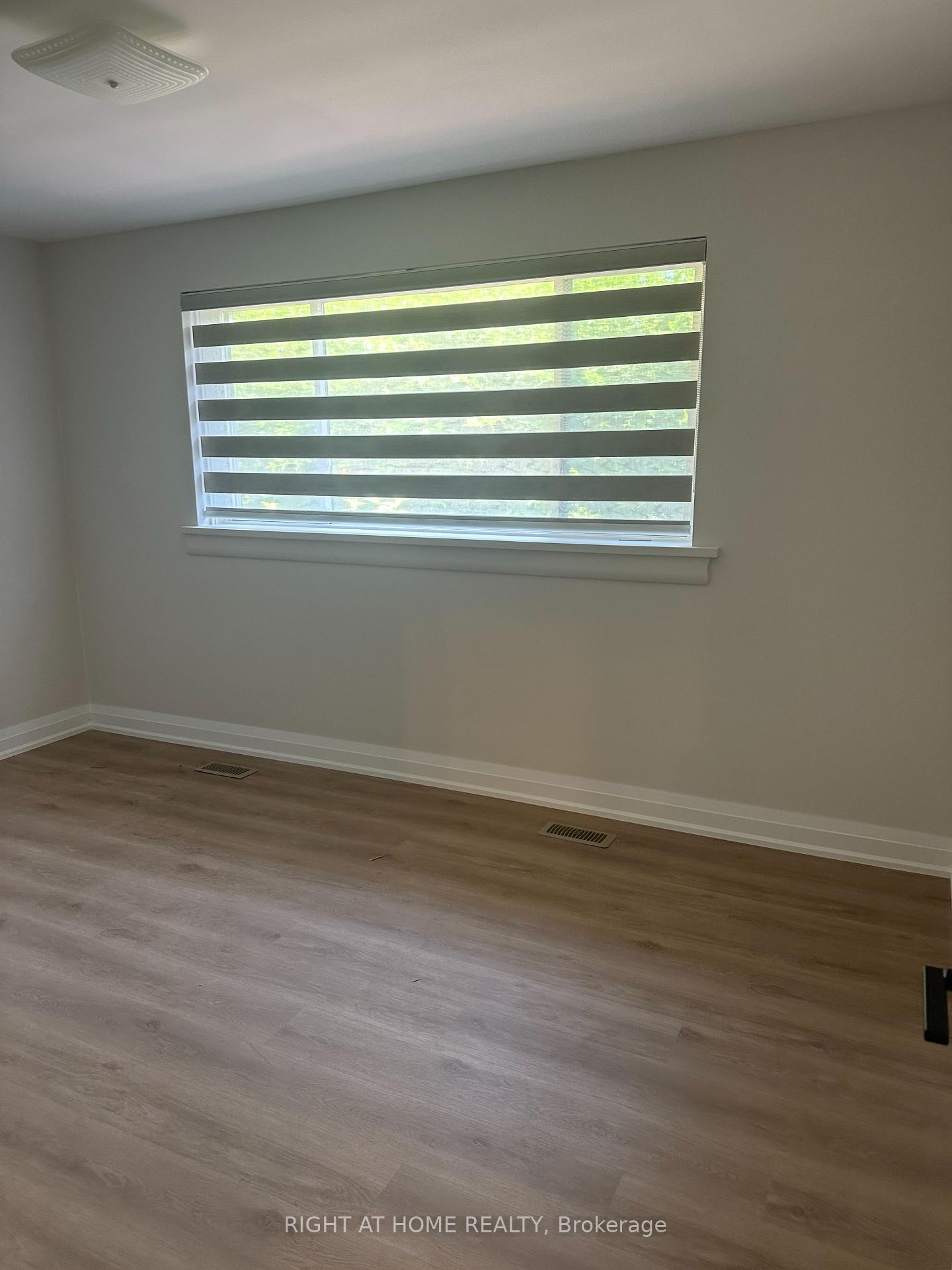 Photo 9 of 1789 Christopher Road, Mississauga, Clarkson — HOMEH