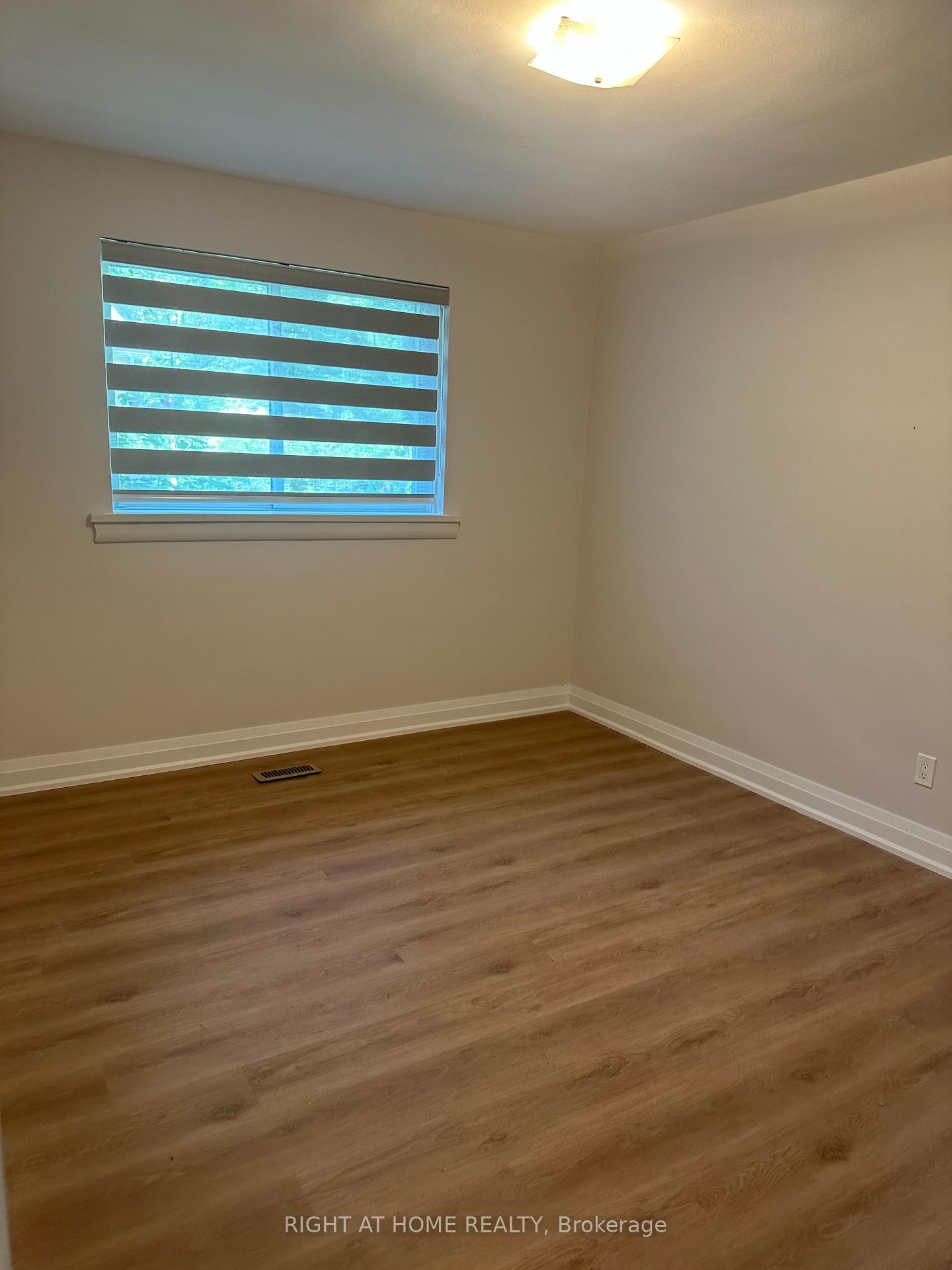 Photo 10 of 1789 Christopher Road, Mississauga, Clarkson — HOMEH
