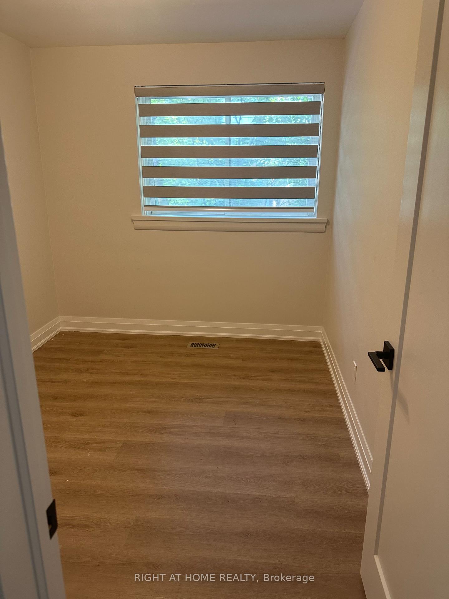 Photo 11 of 1789 Christopher Road, Mississauga, Clarkson — HOMEH