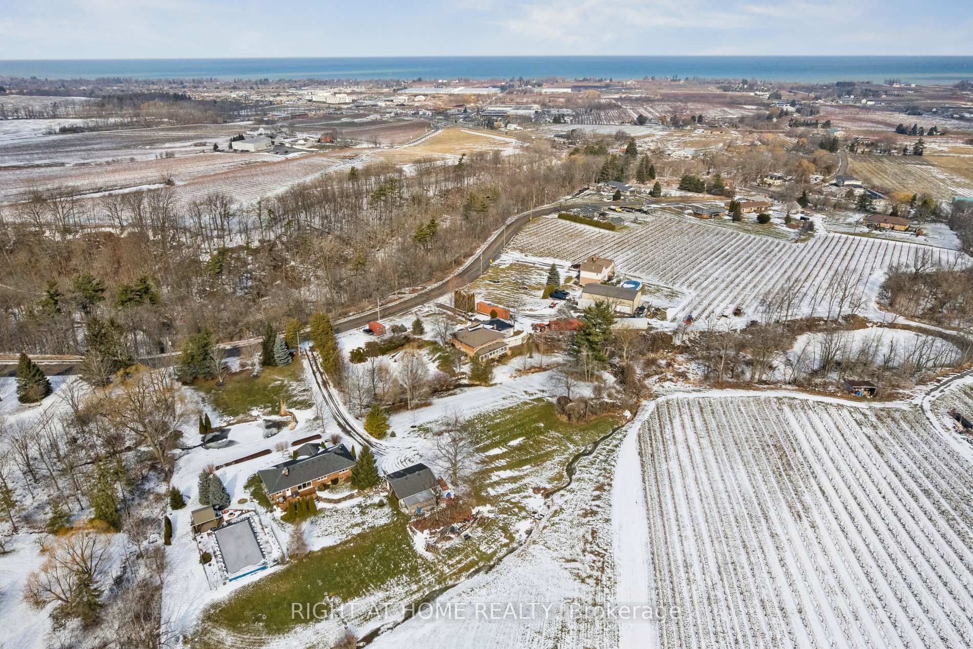 Photo 20 of 4451 Thirty Road, Lincoln, Beamsville — HOMEH