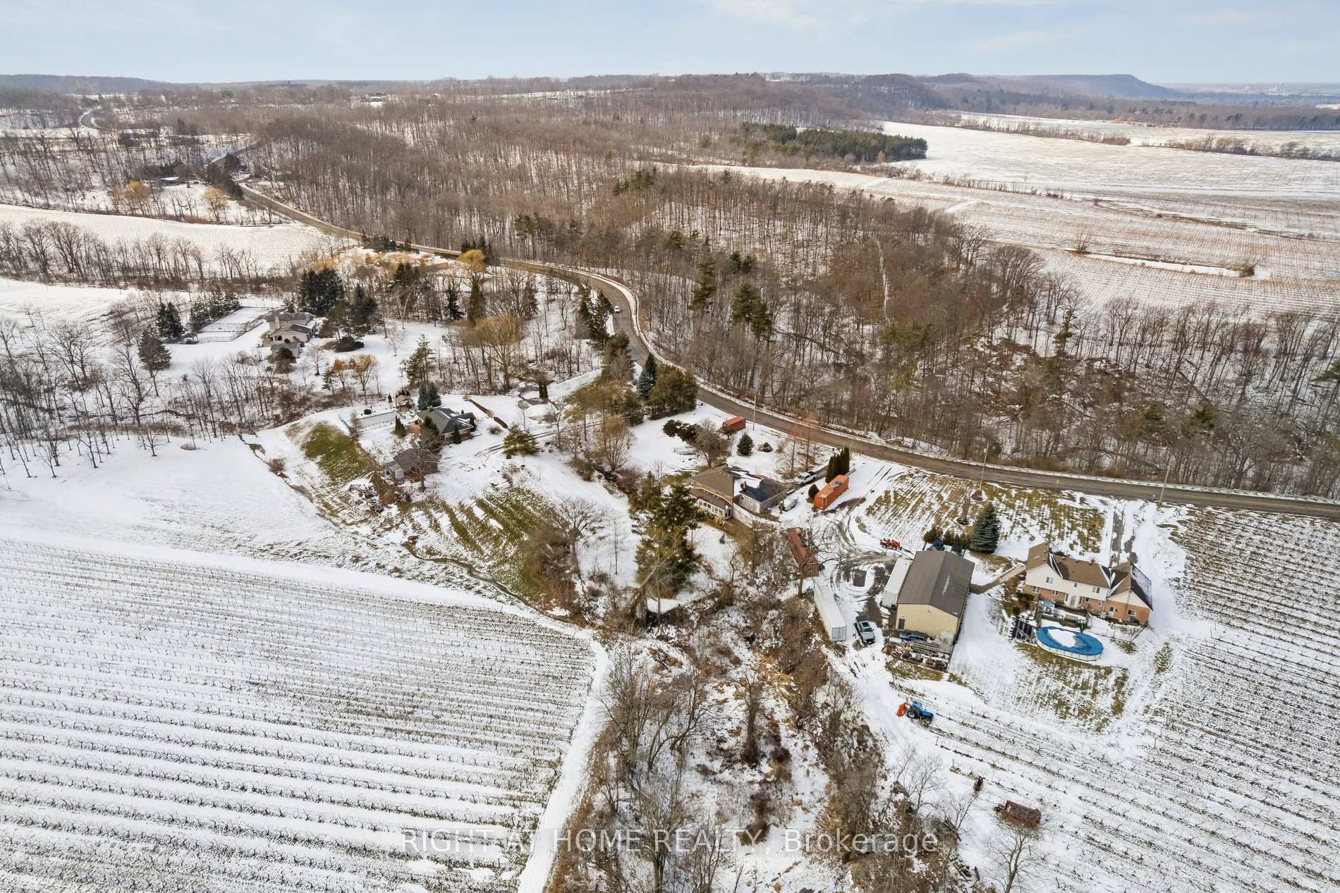 Photo 21 of 4451 Thirty Road, Lincoln, Beamsville — HOMEH