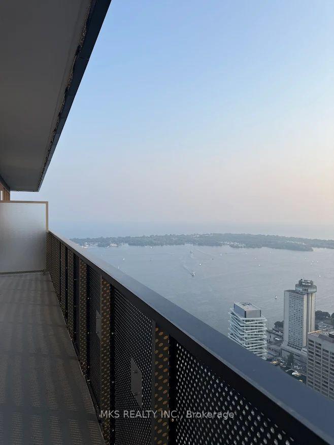 Photo 4 of Unit PH212, 55 Cooper Street, Toronto, Waterfront Communities — HOMEH