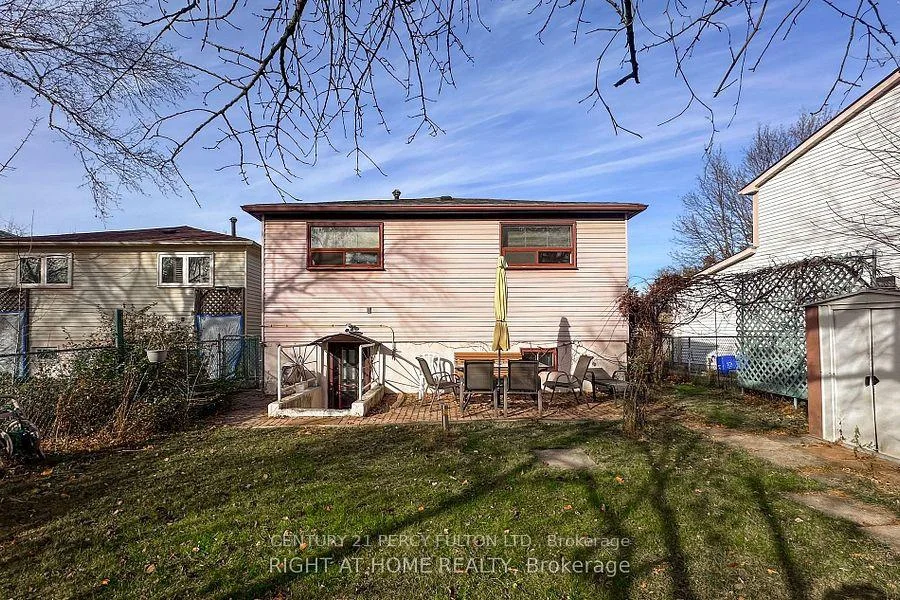 Photo 4 of Unit upper, 57 Lillooet Crescent, Richmond Hill, North Richvale — HOMEH