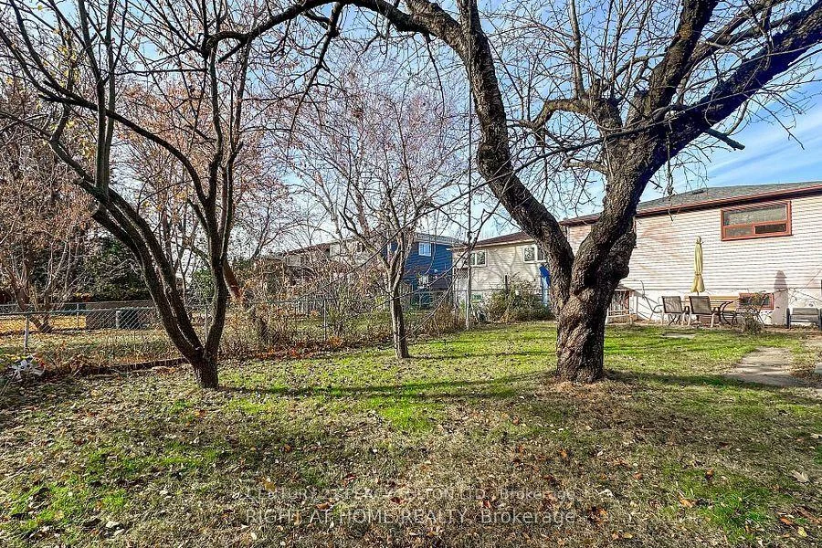 Photo 7 of Unit upper, 57 Lillooet Crescent, Richmond Hill, North Richvale — HOMEH