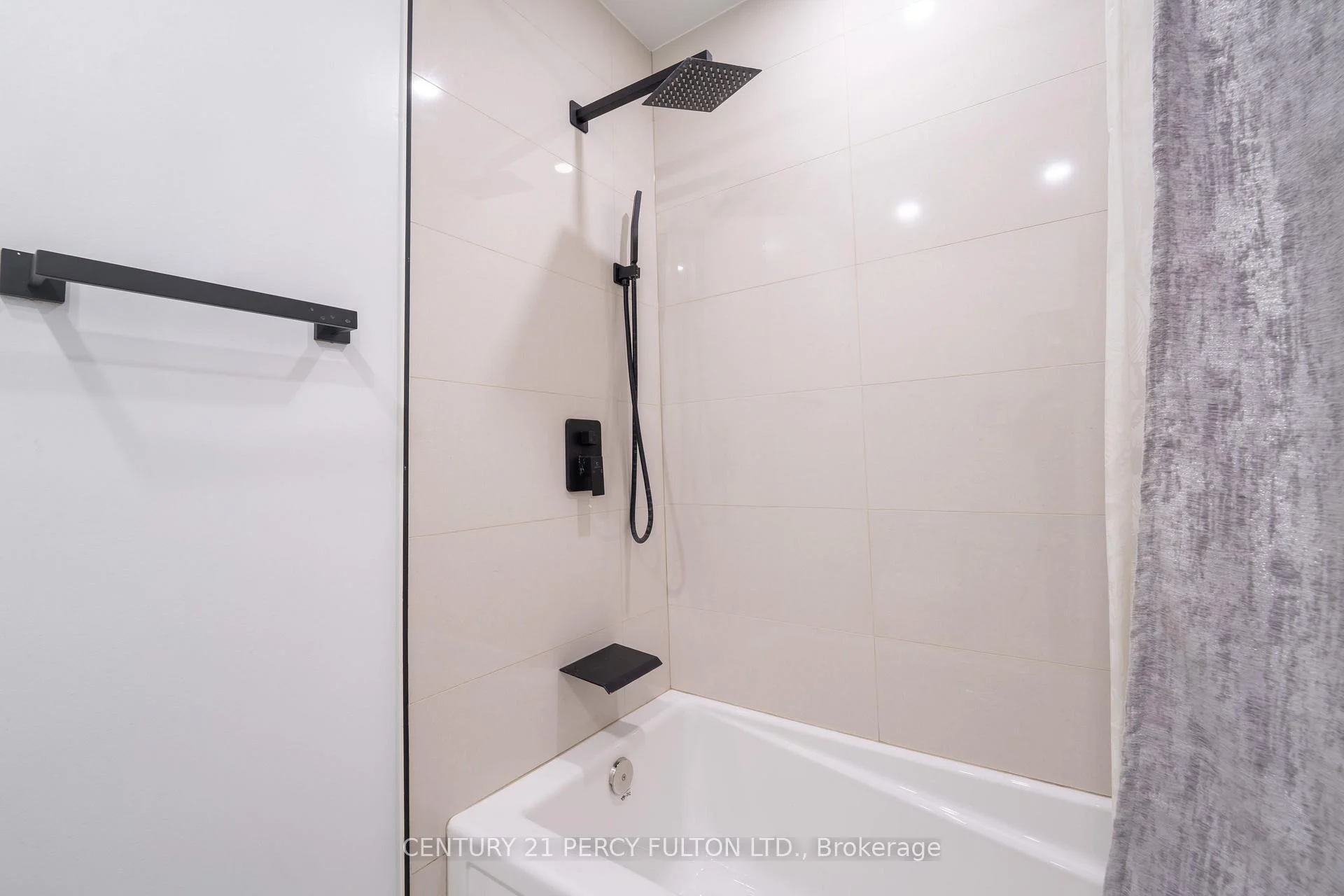 Photo 15 of Unit upper, 57 Lillooet Crescent, Richmond Hill, North Richvale — HOMEH