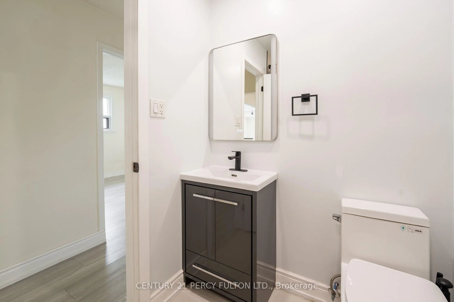 Photo 24 of Unit upper, 57 Lillooet Crescent, Richmond Hill, North Richvale — HOMEH