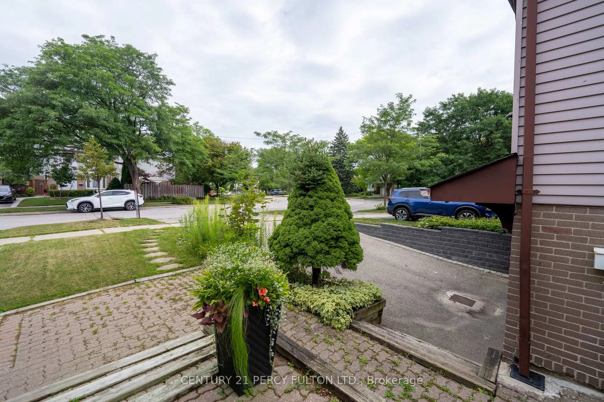 Photo 33 of Unit upper, 57 Lillooet Crescent, Richmond Hill, North Richvale — HOMEH