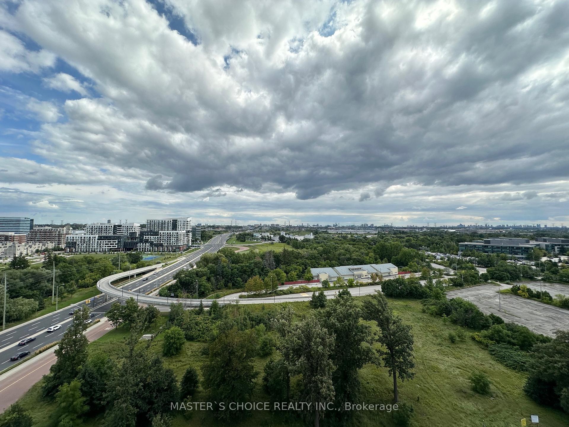 Photo 3 of Unit 1705, 8 Cedarland Drive, Markham, Unionville — HOMEH