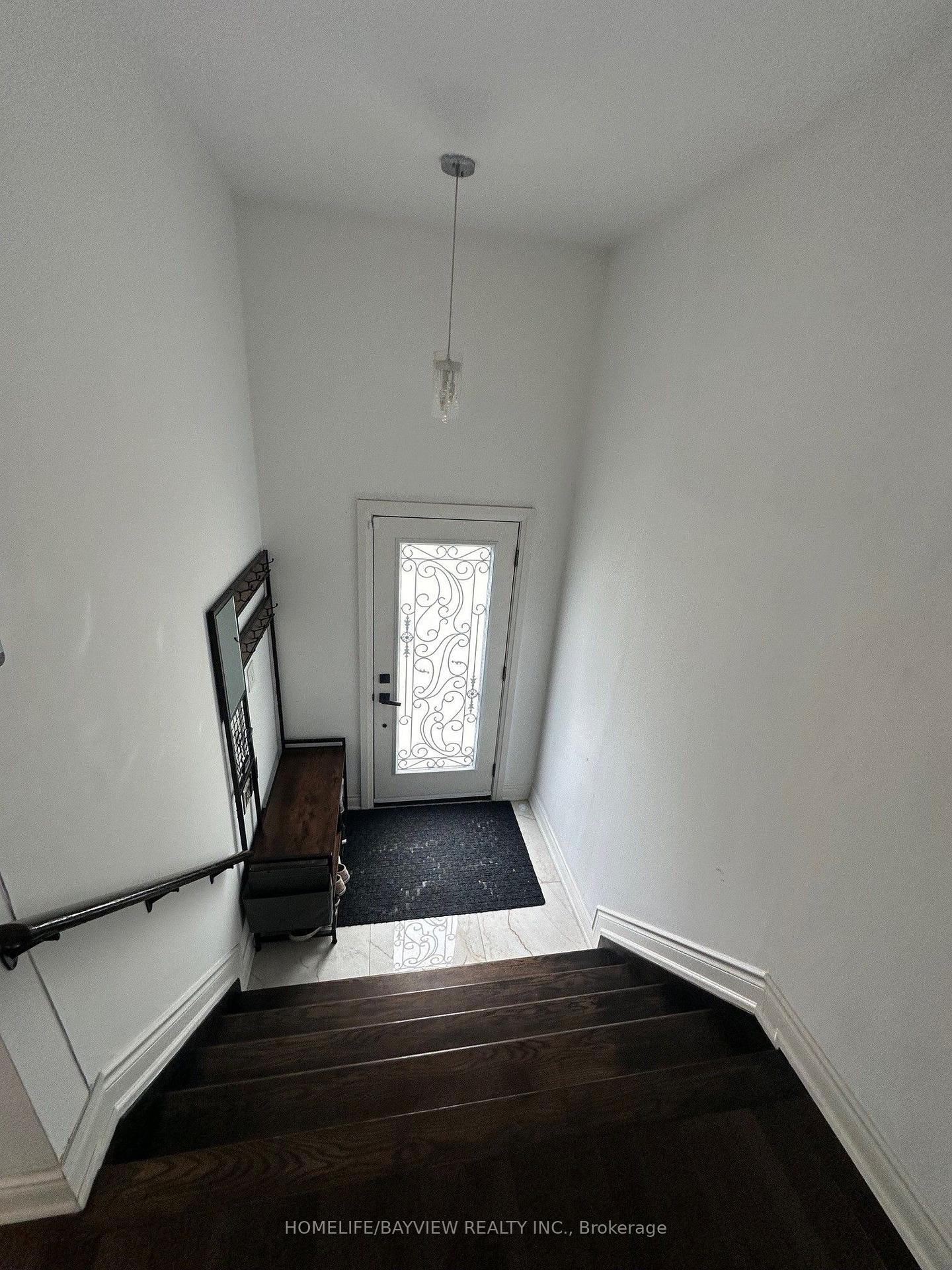 Photo 2 of Unit MAIN, 68 Knighton Drive, North York, Victoria Village — HOMEH