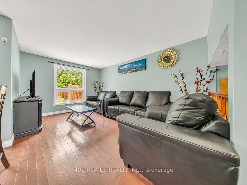 Photo 7 of 37 Activa Avenue, Kitchener, Laurentian Hills — HOMEH