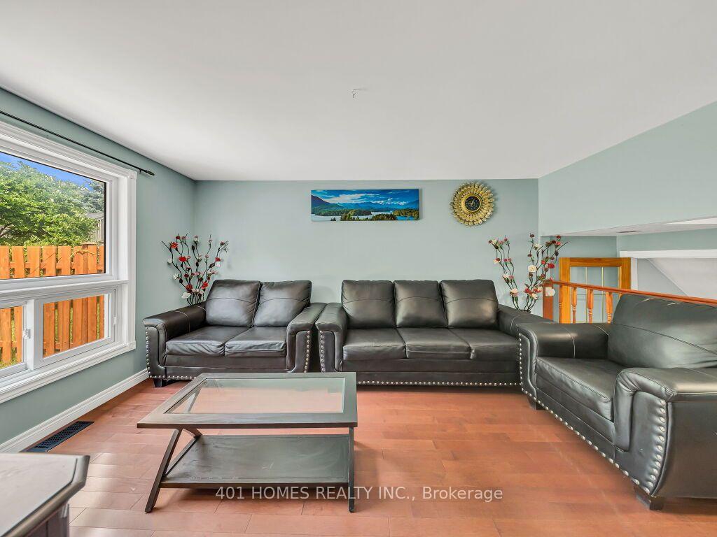 Photo 8 of 37 Activa Avenue, Kitchener, Laurentian Hills — HOMEH
