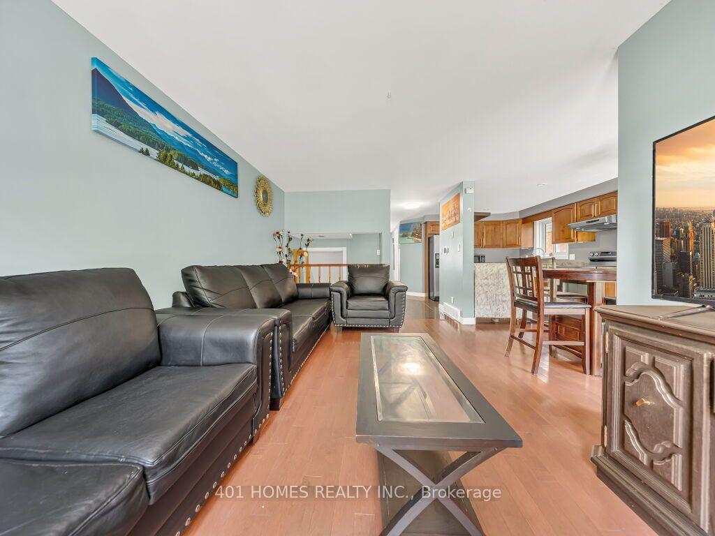 Photo 9 of 37 Activa Avenue, Kitchener, Laurentian Hills — HOMEH