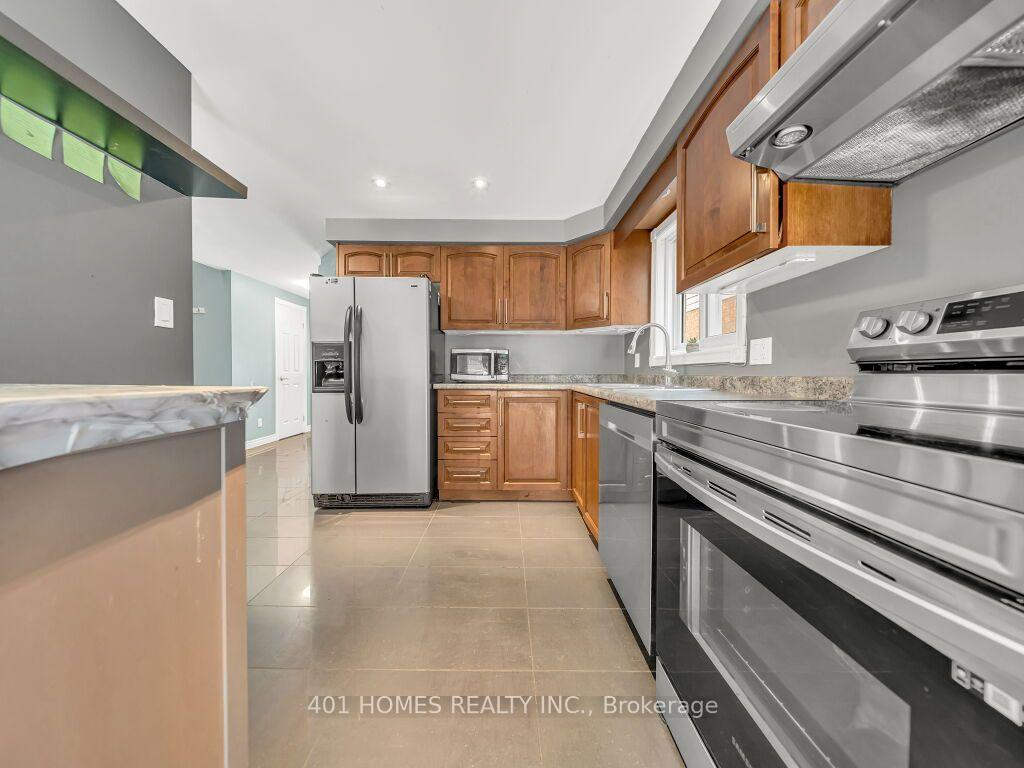Photo 11 of 37 Activa Avenue, Kitchener, Laurentian Hills — HOMEH