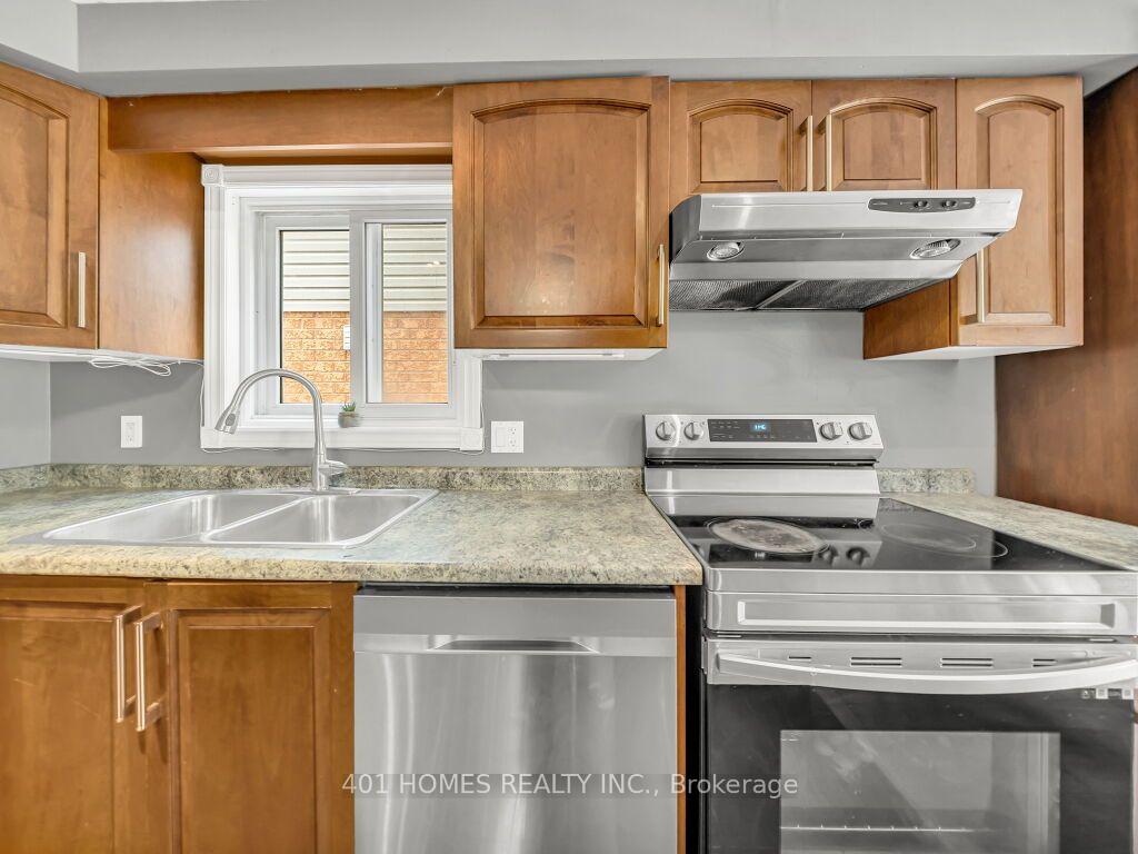 Photo 12 of 37 Activa Avenue, Kitchener, Laurentian Hills — HOMEH