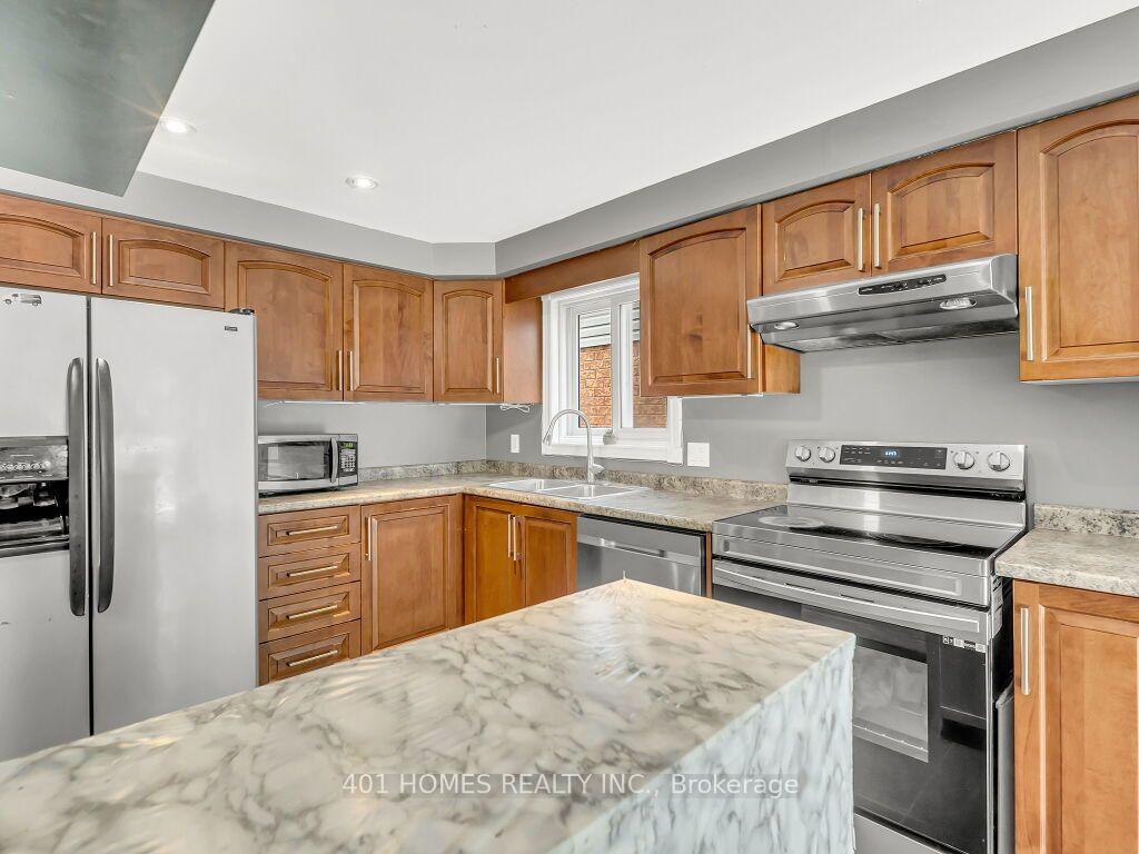 Photo 14 of 37 Activa Avenue, Kitchener, Laurentian Hills — HOMEH