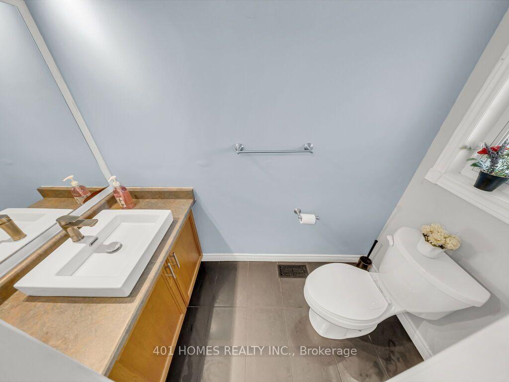 Photo 18 of 37 Activa Avenue, Kitchener, Laurentian Hills — HOMEH