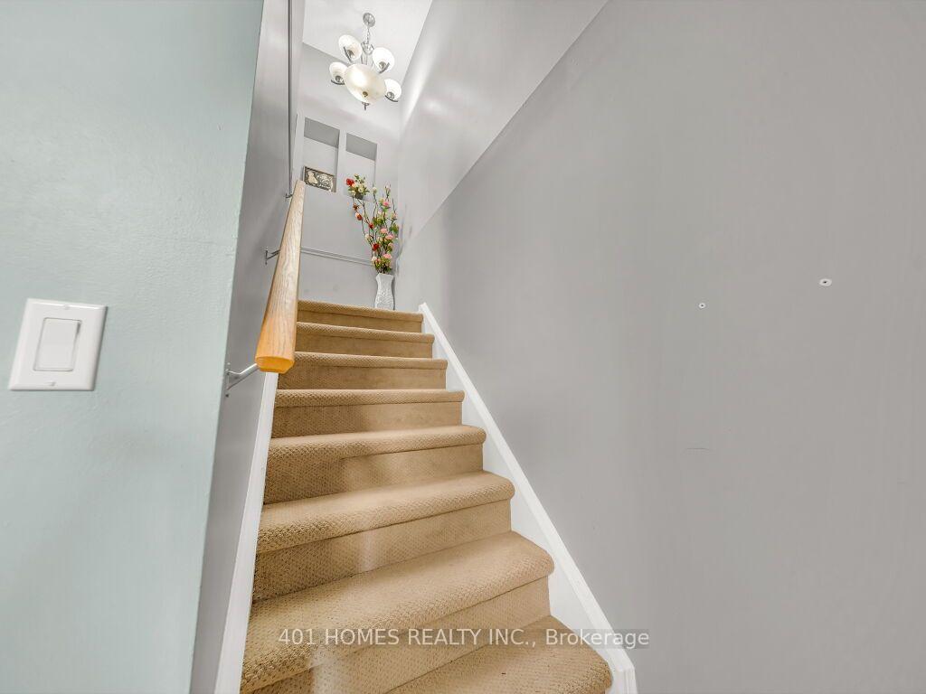 Photo 19 of 37 Activa Avenue, Kitchener, Laurentian Hills — HOMEH