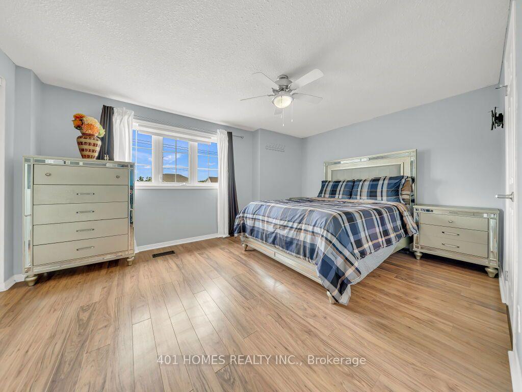 Photo 20 of 37 Activa Avenue, Kitchener, Laurentian Hills — HOMEH