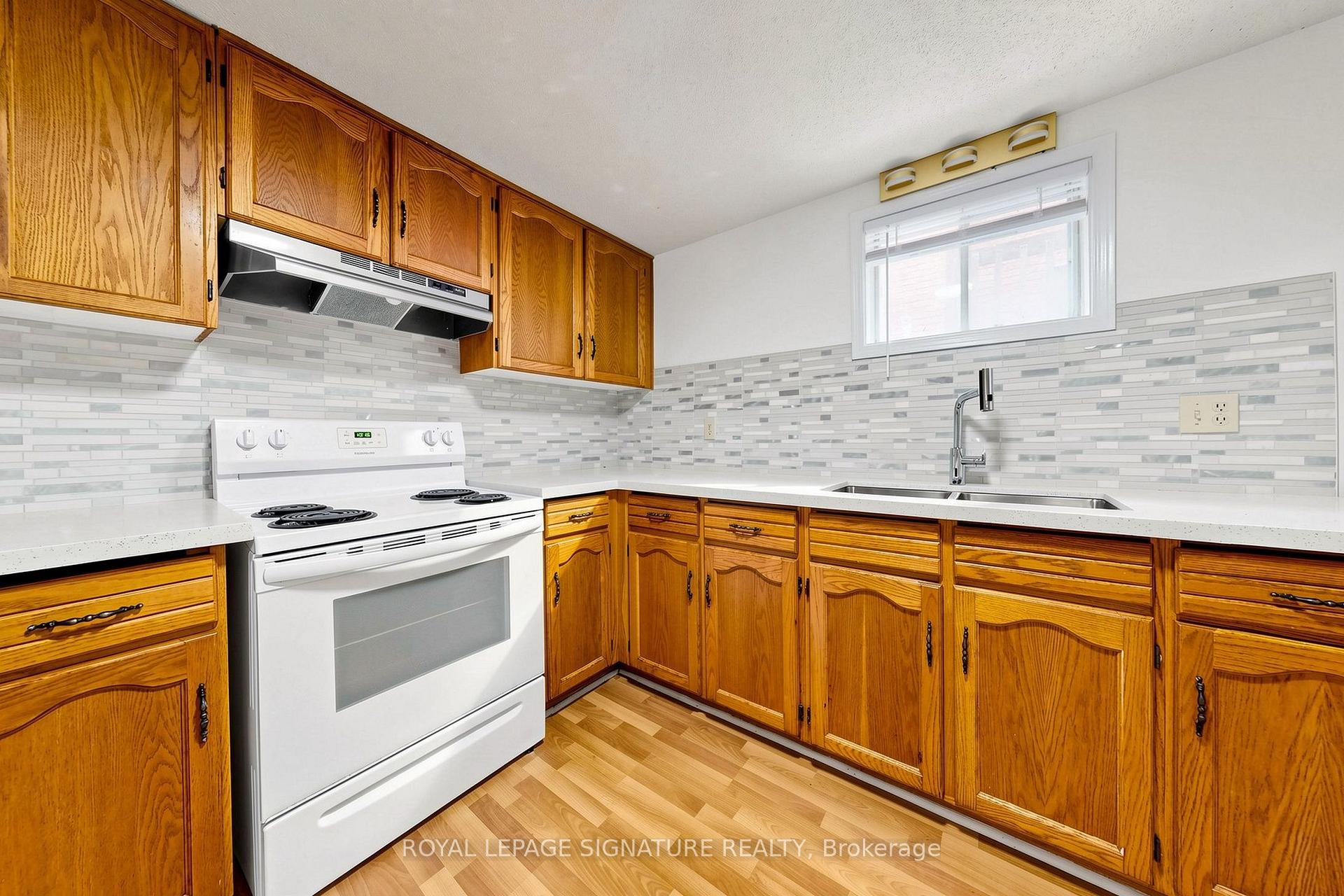 Photo 4 of Unit Basement, 156 Centennial Road, Scarborough, Centennial Scarborough — HOMEH