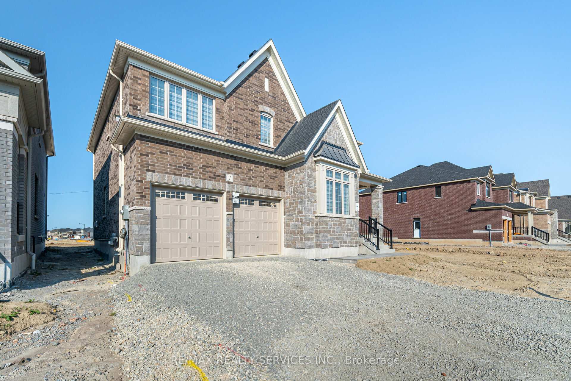 Photo 2 of 7 sandhill Crescent N, Adjala-Tosorontio, Colgan — HOMEH