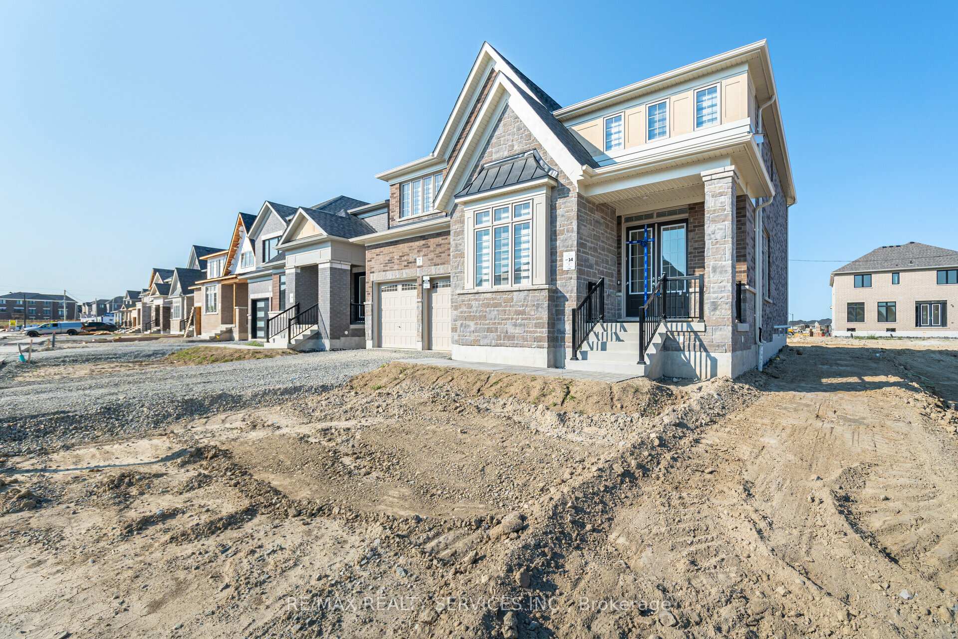 Photo 3 of 7 sandhill Crescent N, Adjala-Tosorontio, Colgan — HOMEH