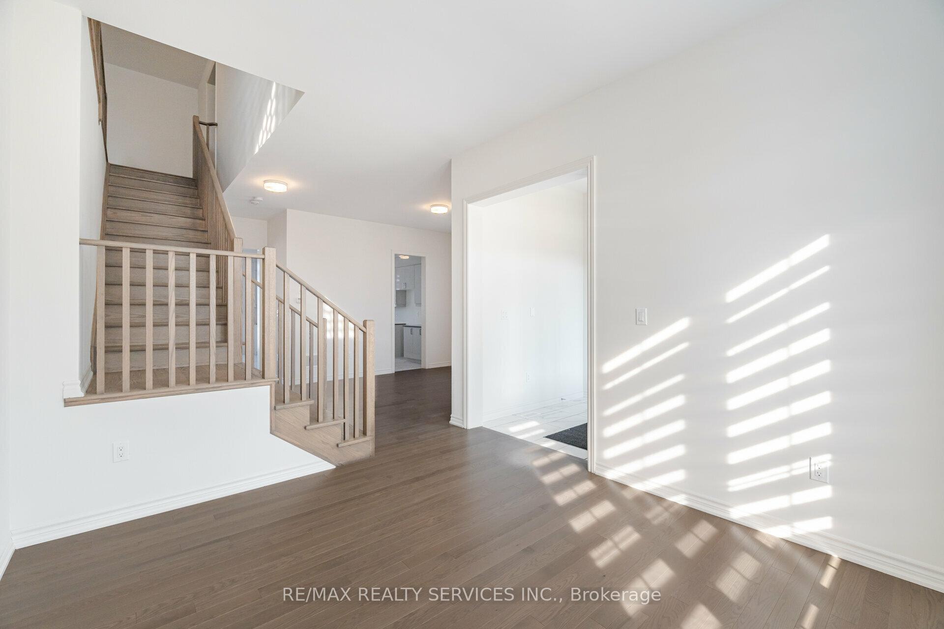 Photo 6 of 7 sandhill Crescent N, Adjala-Tosorontio, Colgan — HOMEH