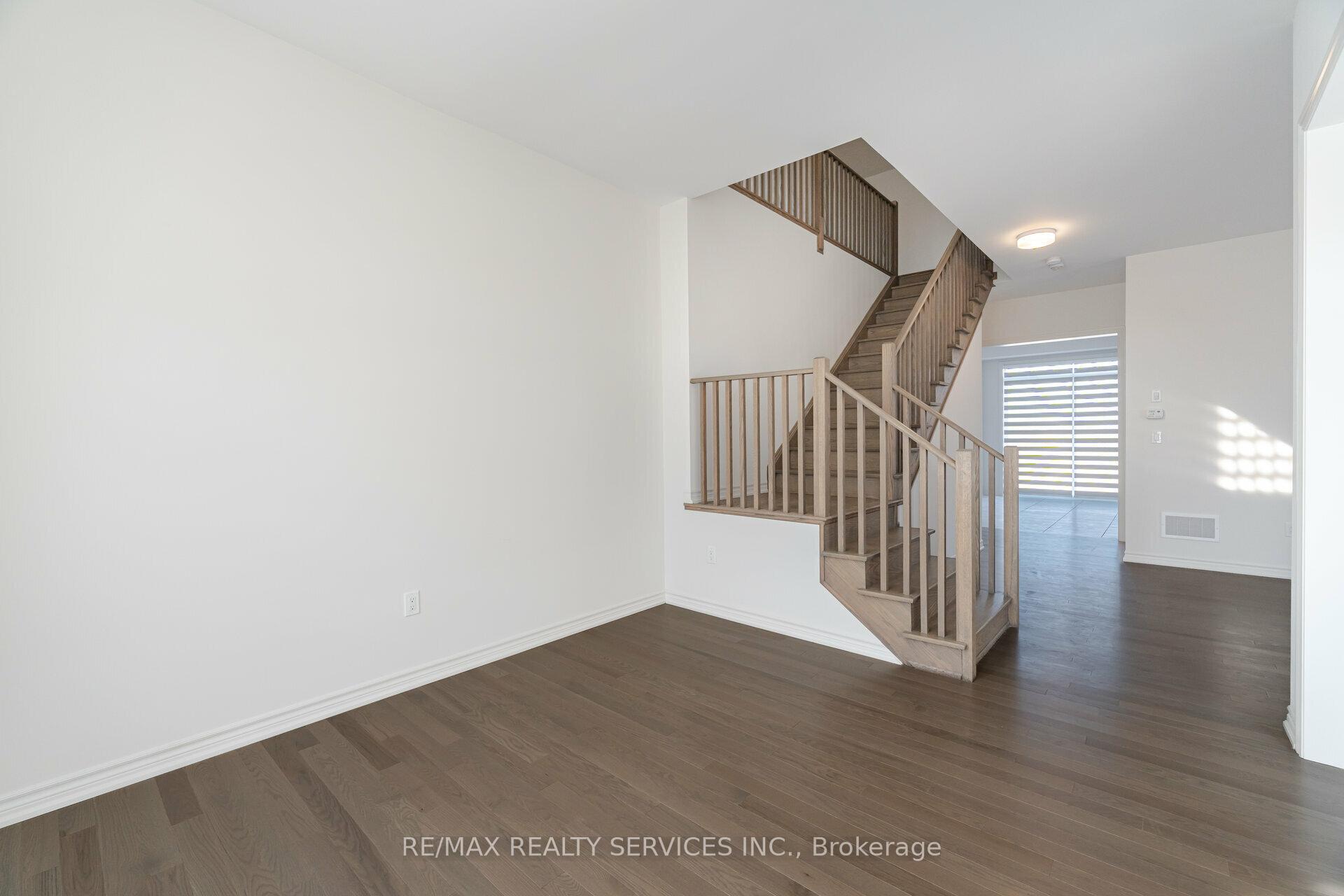 Photo 8 of 7 sandhill Crescent N, Adjala-Tosorontio, Colgan — HOMEH