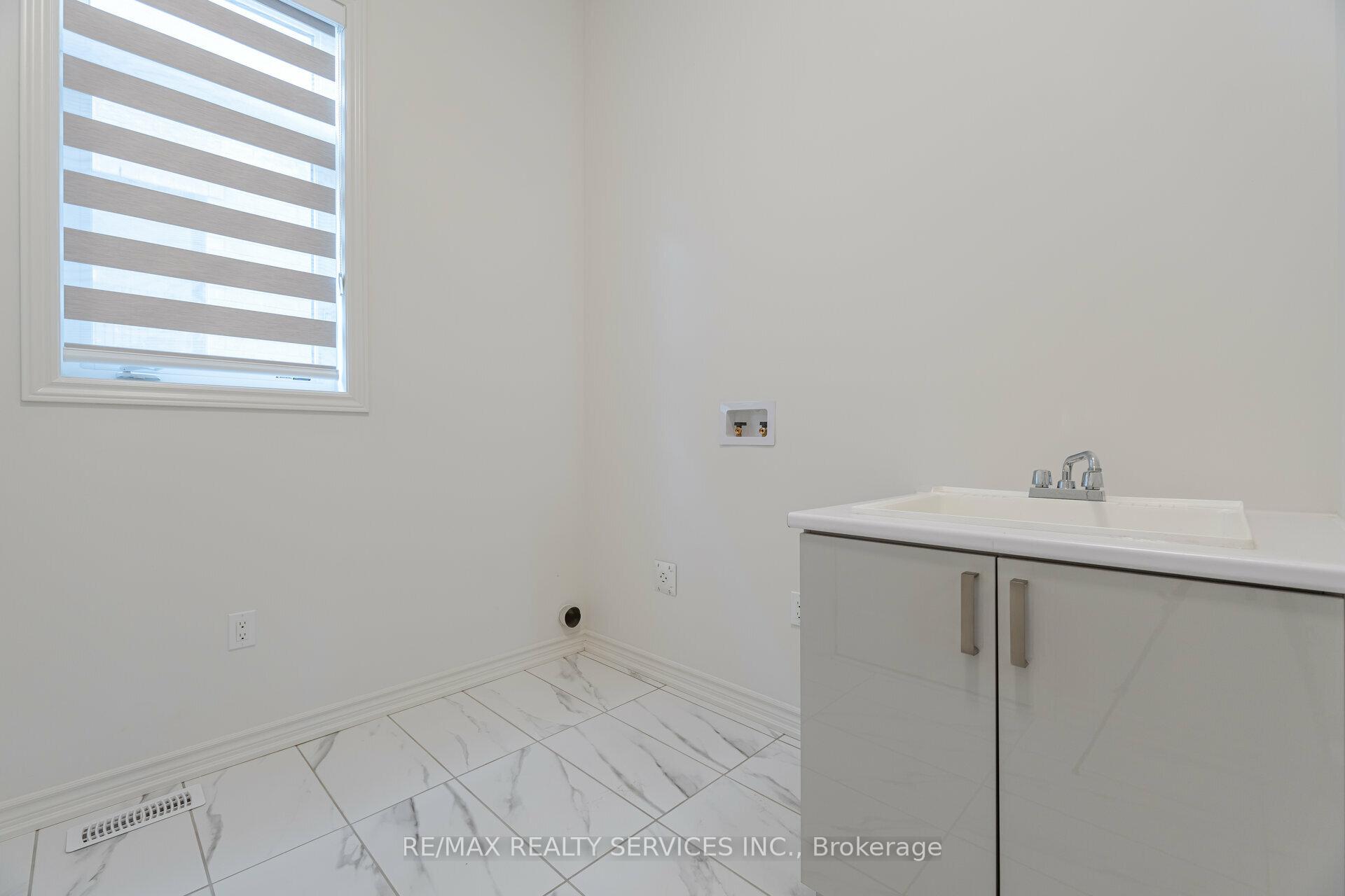 Photo 21 of 7 sandhill Crescent N, Adjala-Tosorontio, Colgan — HOMEH