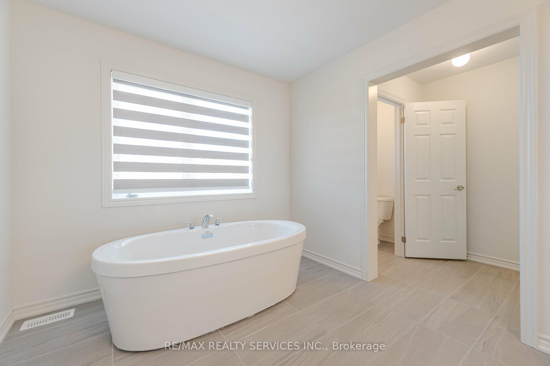 Photo 27 of 7 sandhill Crescent N, Adjala-Tosorontio, Colgan — HOMEH