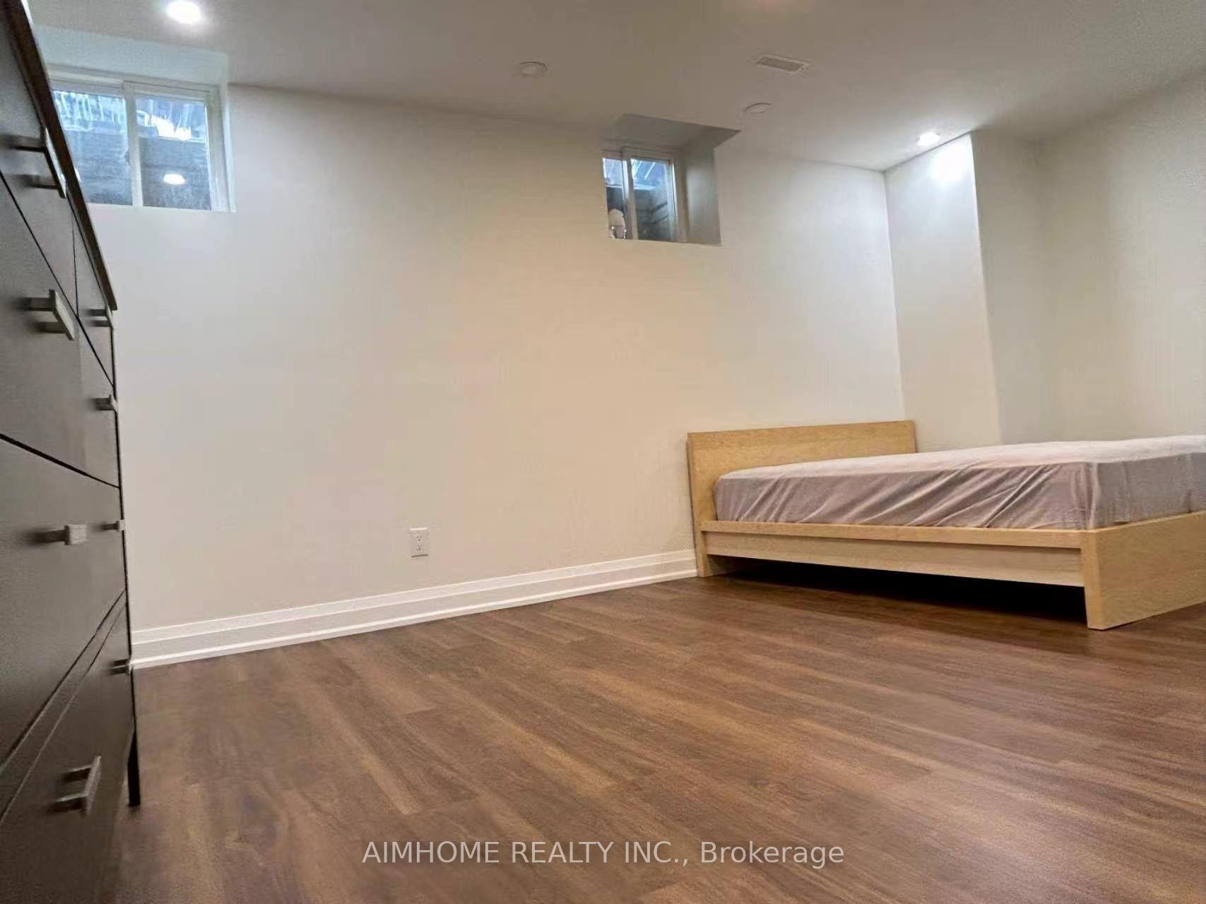 Photo 1 of 130 Village Gate Drive, Markham, Cachet — HOMEH