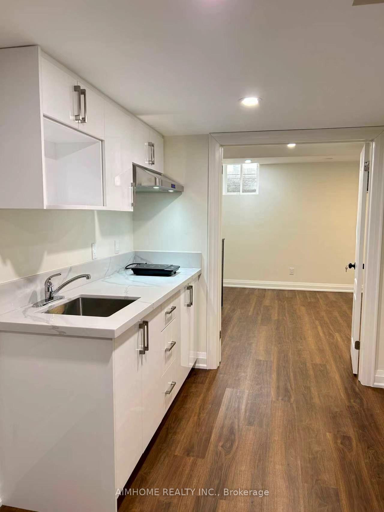 Photo 3 of 130 Village Gate Drive, Markham, Cachet — HOMEH