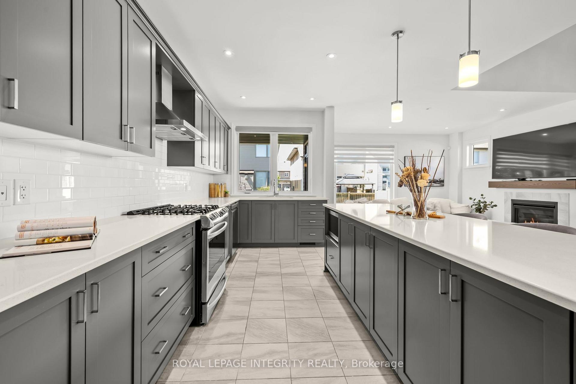 Photo 4 of 90 Palfrey Way, Ottawa, Kanata - Emerald Meadows/Trailwest — HOMEH