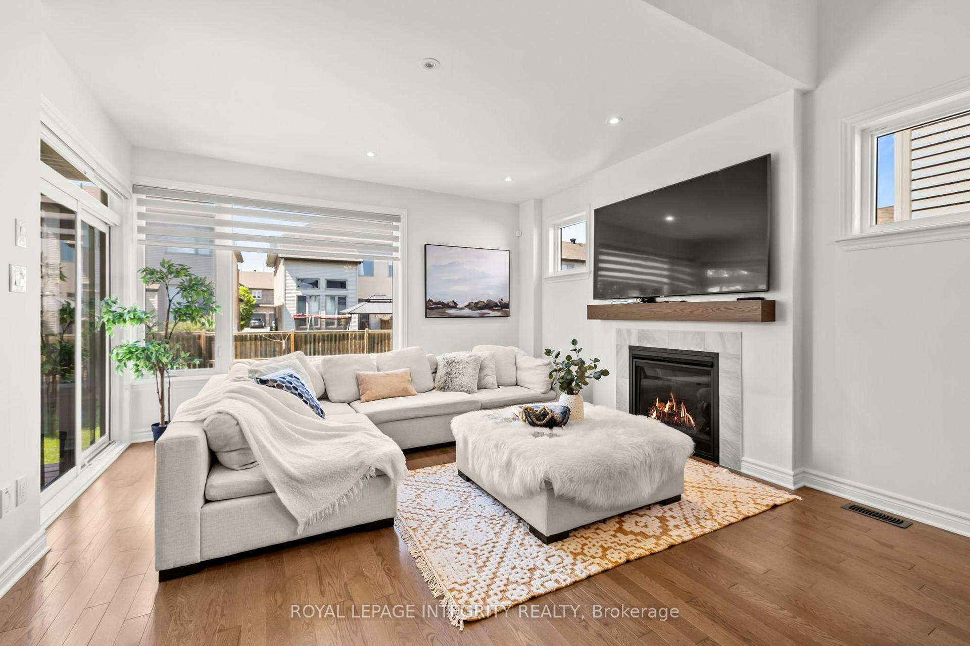 Photo 6 of 90 Palfrey Way, Ottawa, Kanata - Emerald Meadows/Trailwest — HOMEH