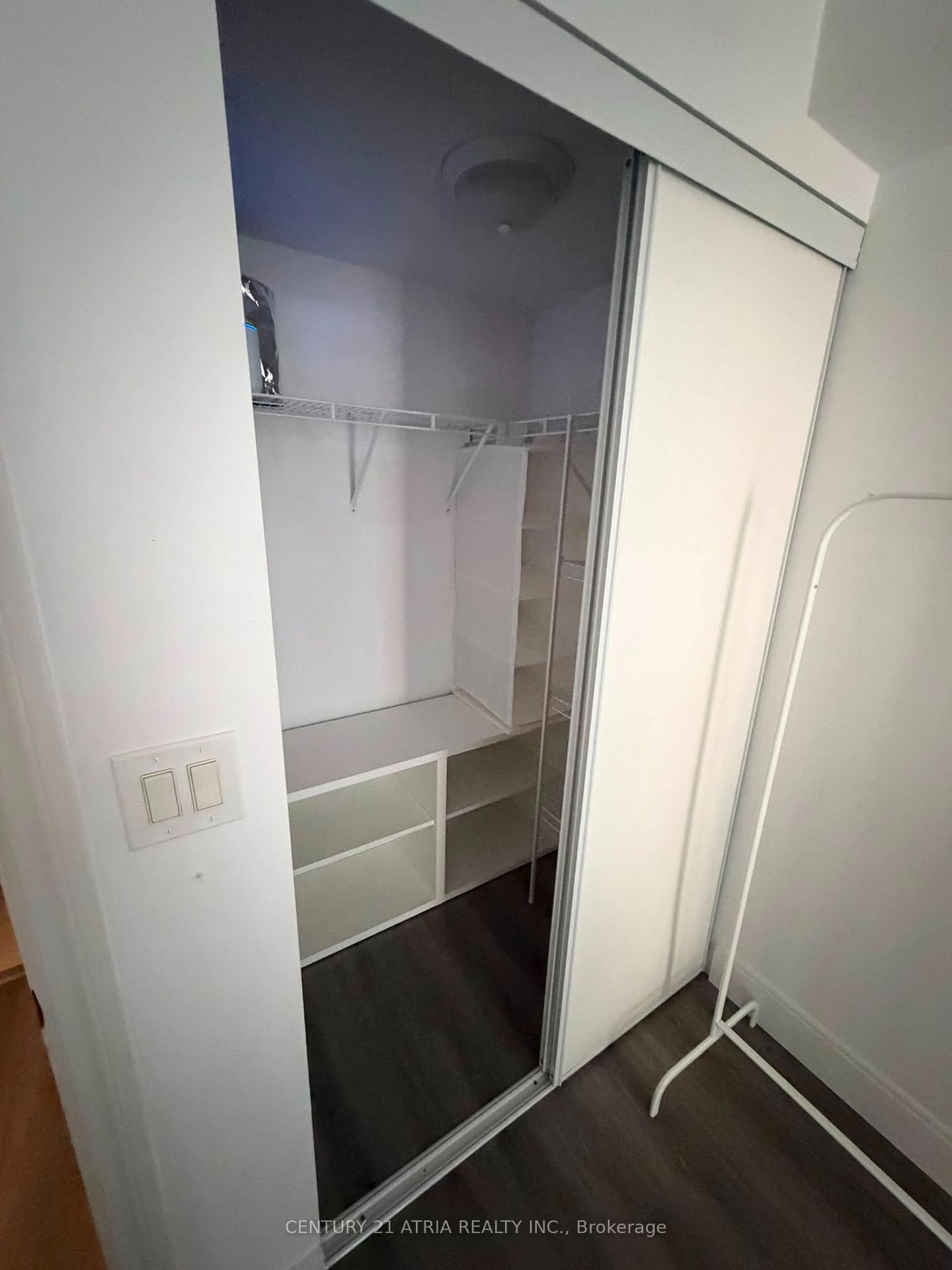 Photo 9 of Unit 1007, 761 Bay Street, Toronto, Bay Street Corridor — HOMEH