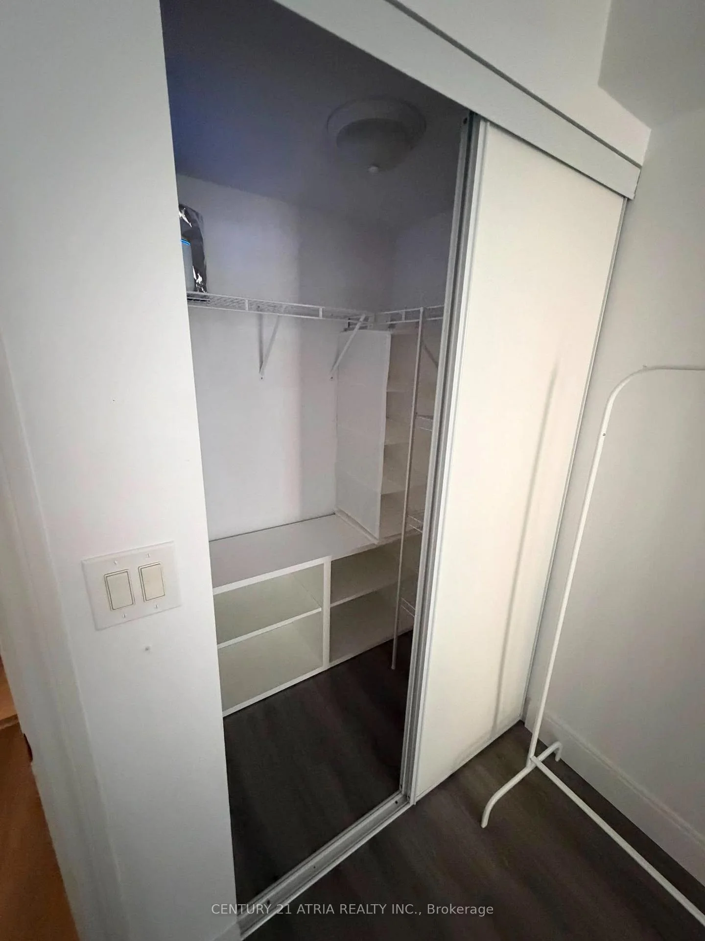 Photo 5 of Unit 1007, 761 Bay Street, Toronto, Bay Street Corridor — HOMEH
