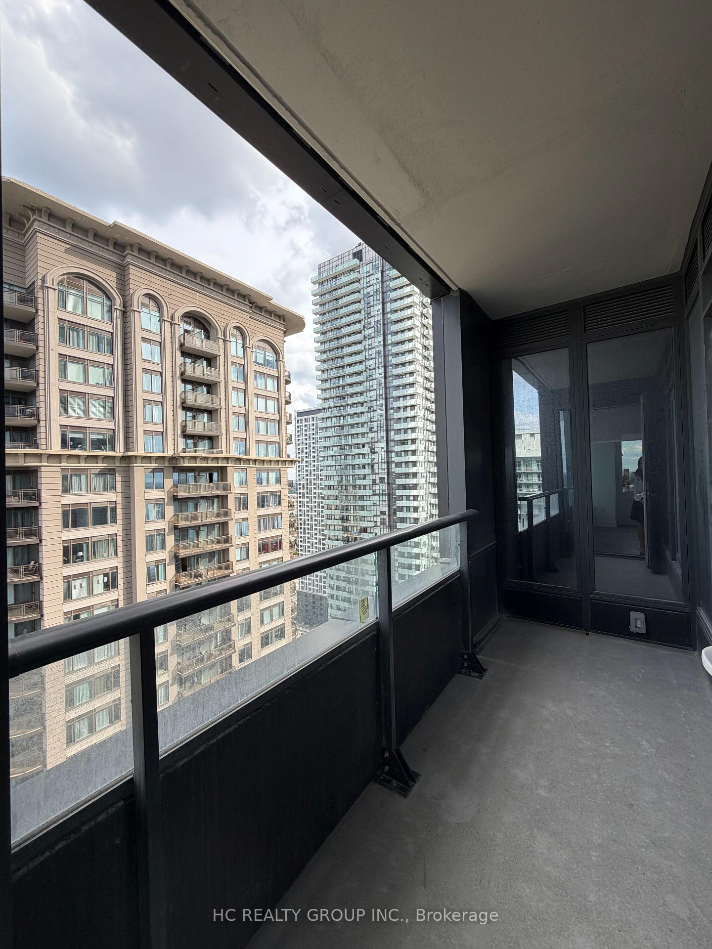 Photo 13 of Unit 3004, 395 Square One Drive, Mississauga, City Centre — HOMEH