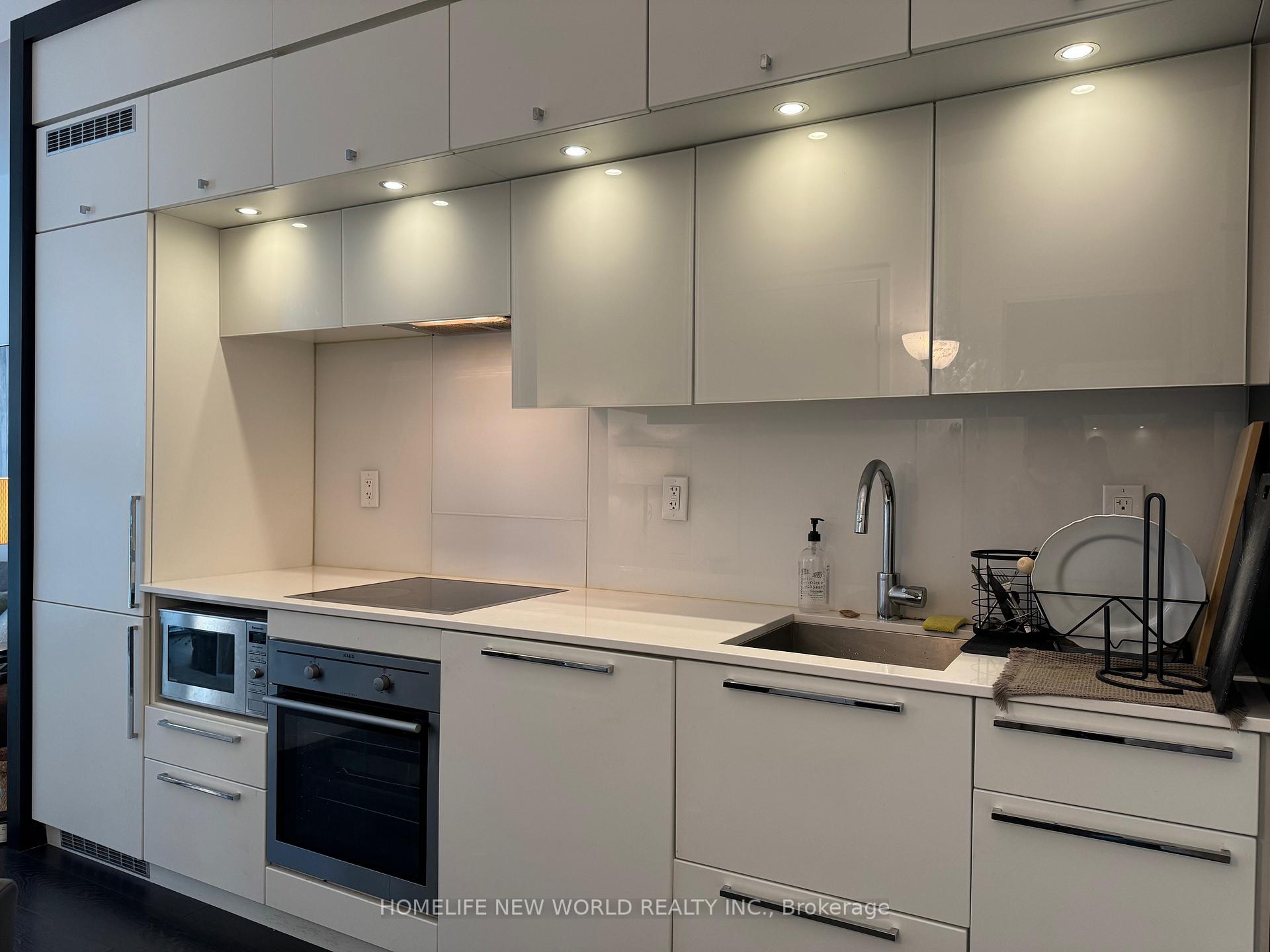 Photo 5 of Unit 408, 15 Grenville Street, Toronto, Bay Street Corridor — HOMEH