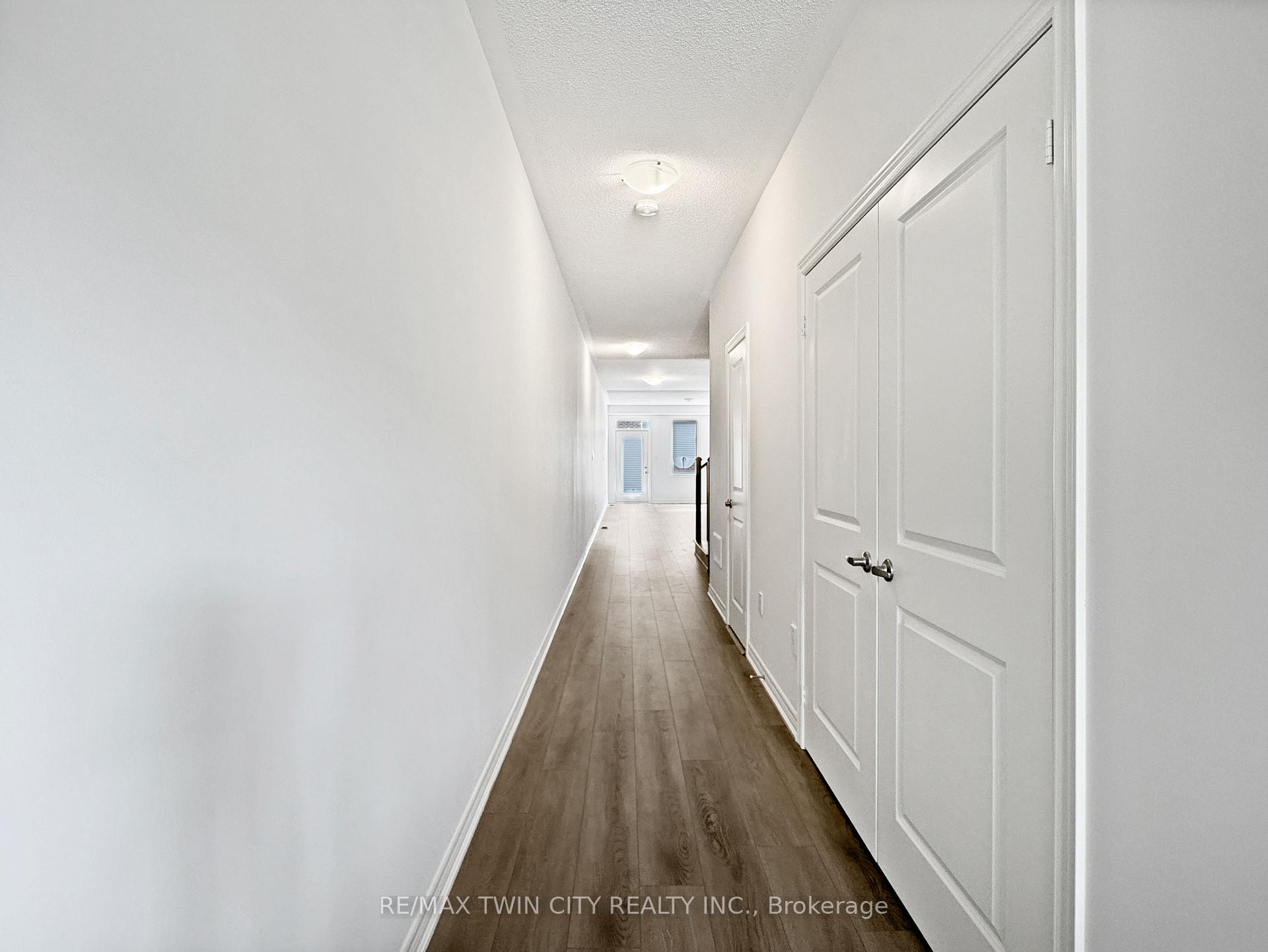 Photo 4 of 82 Gledhill Crescent, Cambridge, Little's Corners — HOMEH