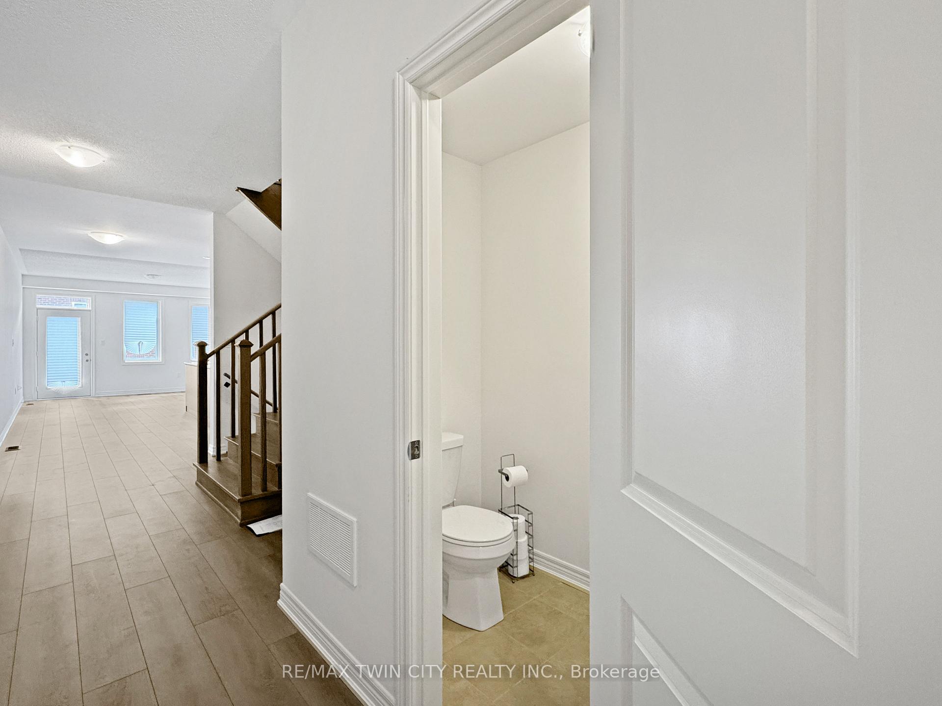 Photo 6 of 82 Gledhill Crescent, Cambridge, Little's Corners — HOMEH