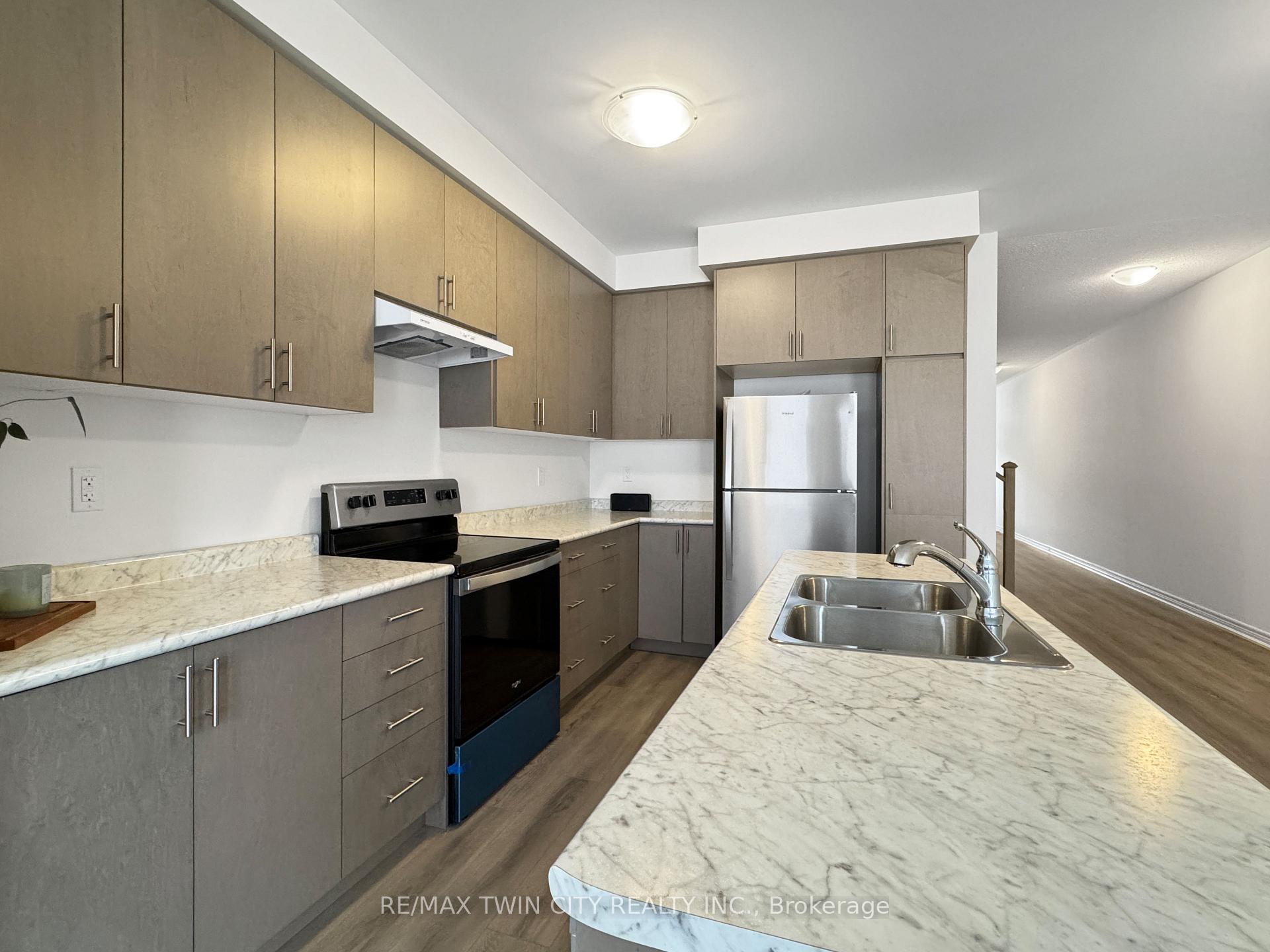 Photo 10 of 82 Gledhill Crescent, Cambridge, Little's Corners — HOMEH
