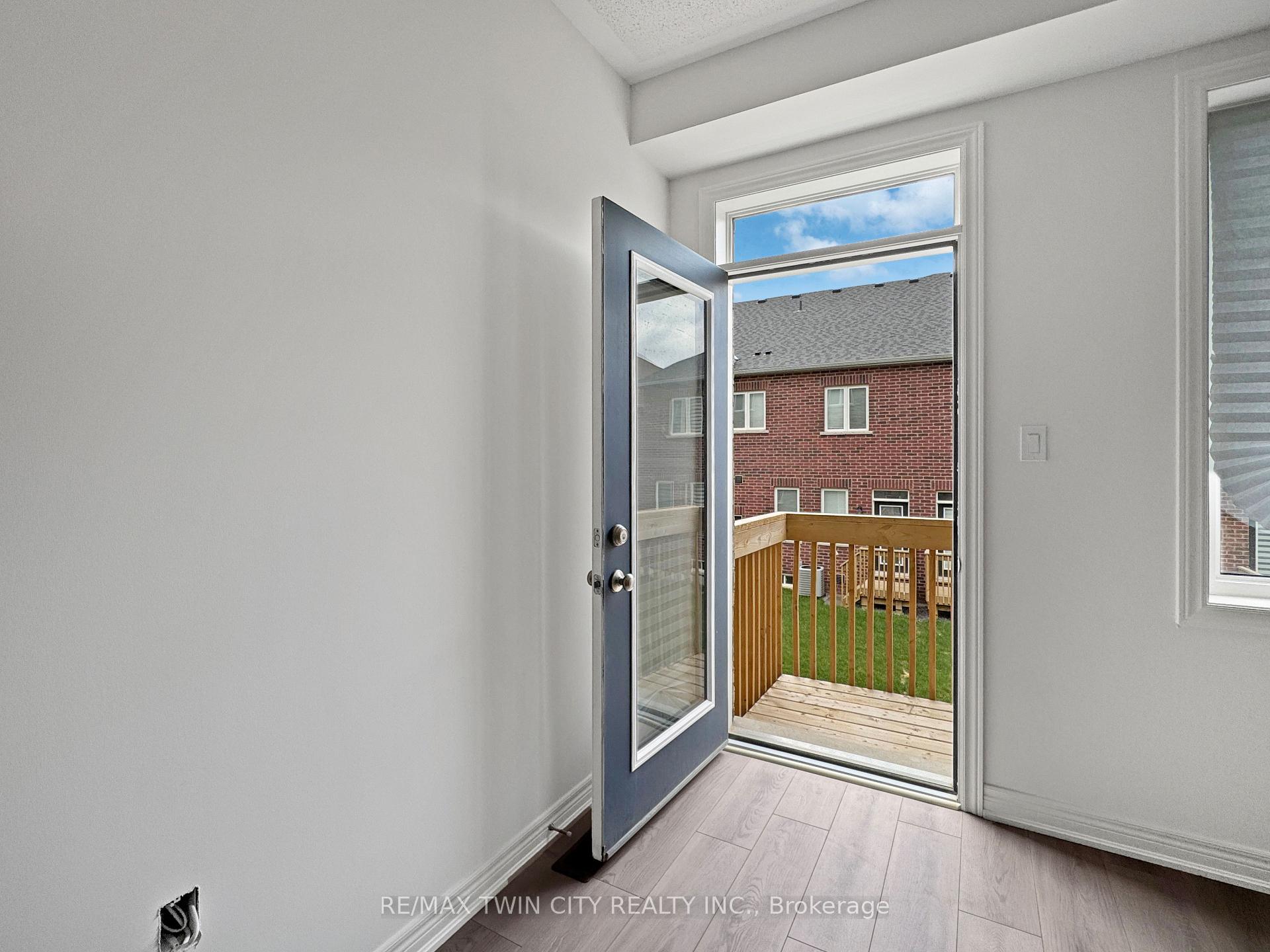 Photo 15 of 82 Gledhill Crescent, Cambridge, Little's Corners — HOMEH